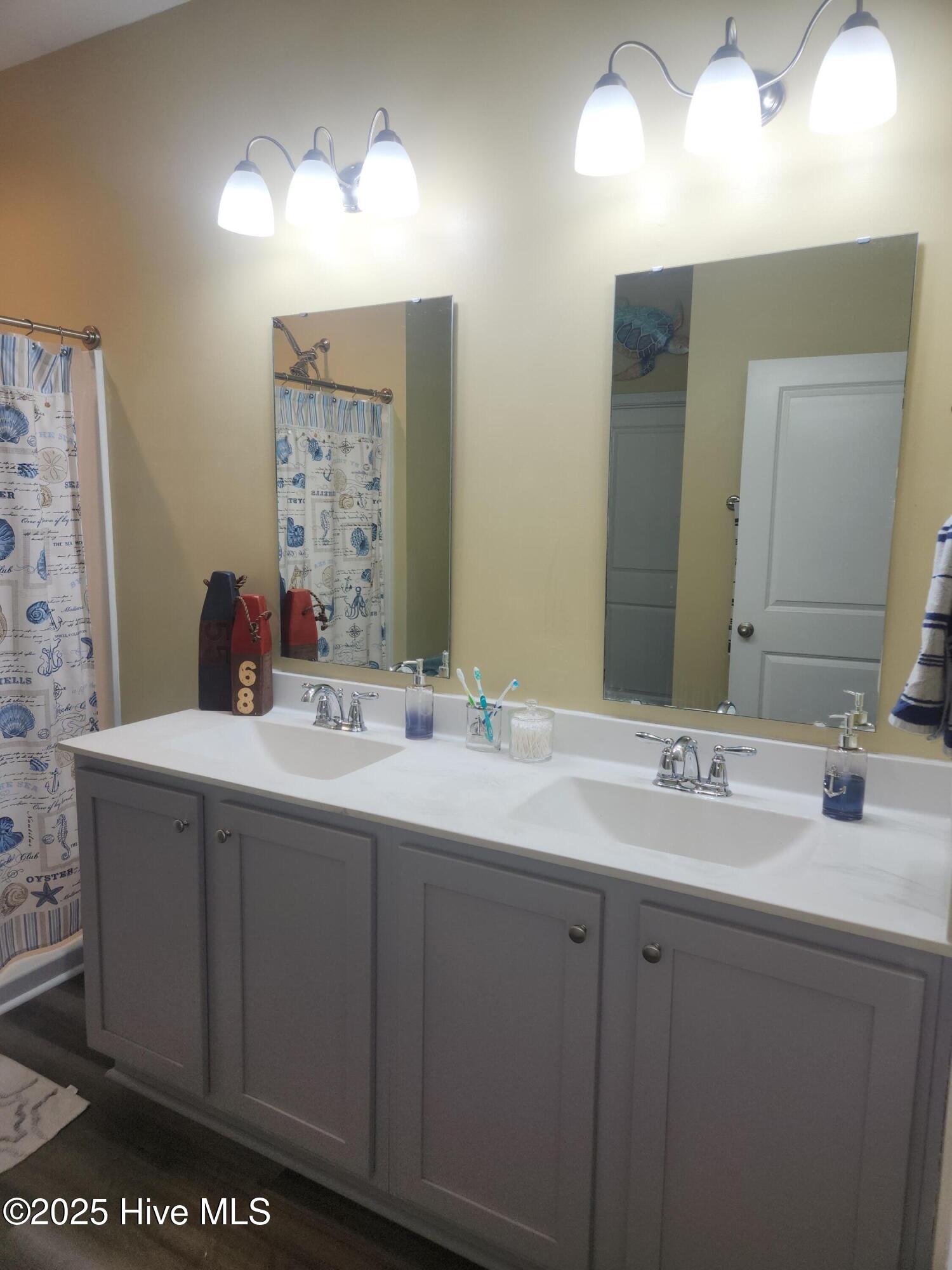 100539235 | Photo 19