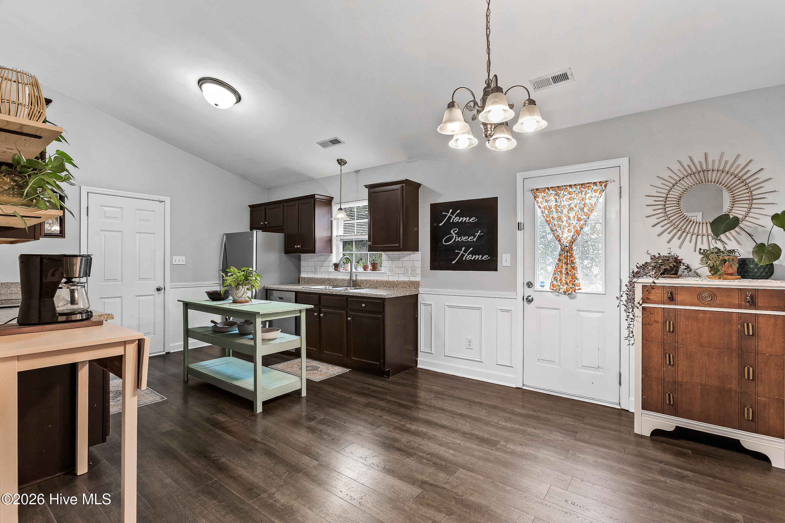 100559472 | Photo 10