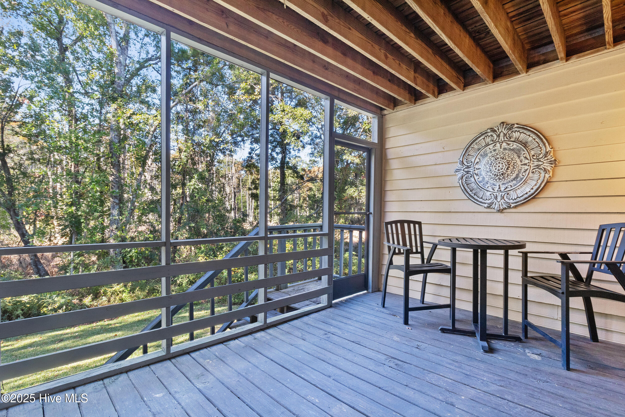 100537542 | Photo 26