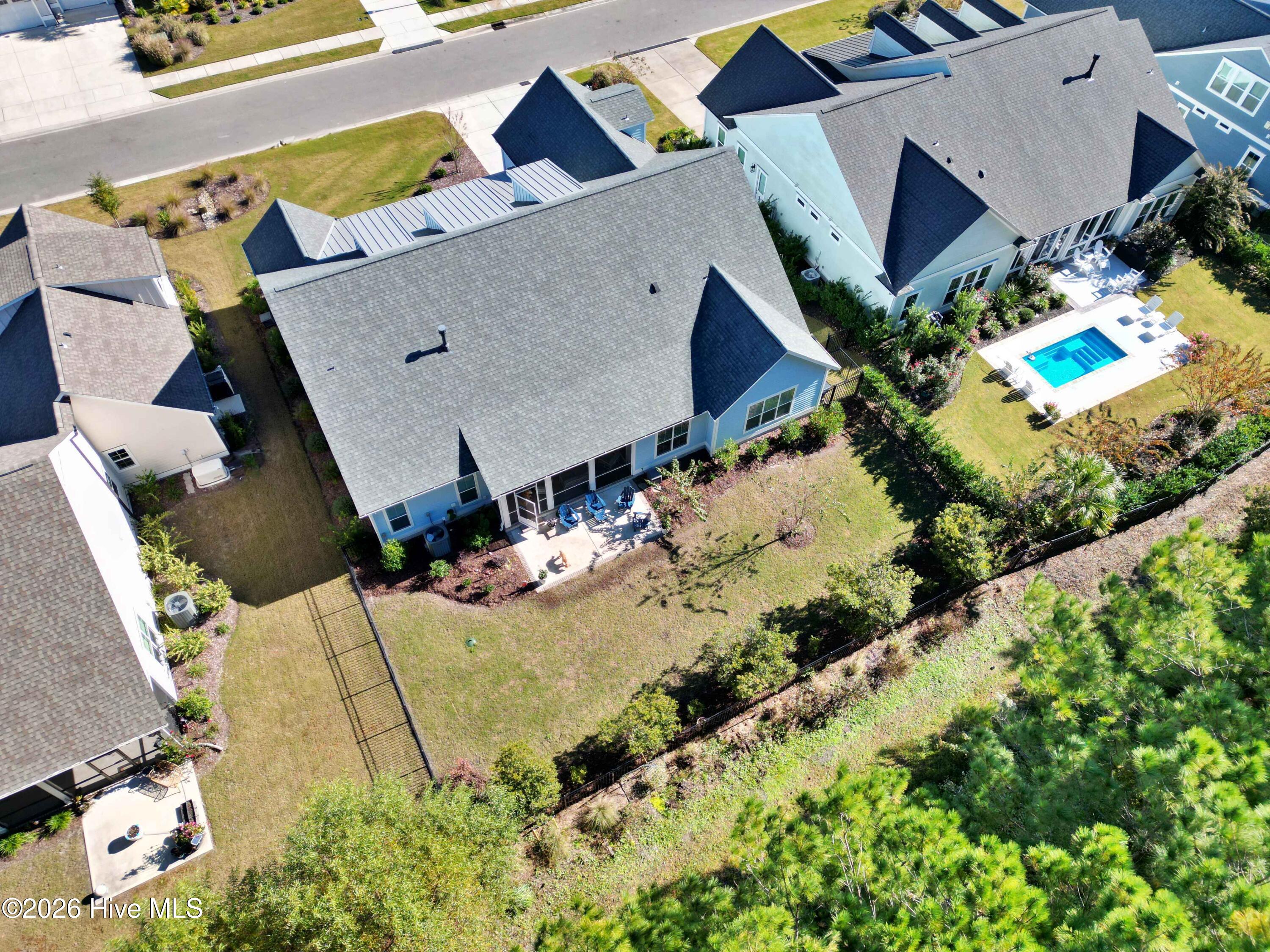 100540387 | Photo 54