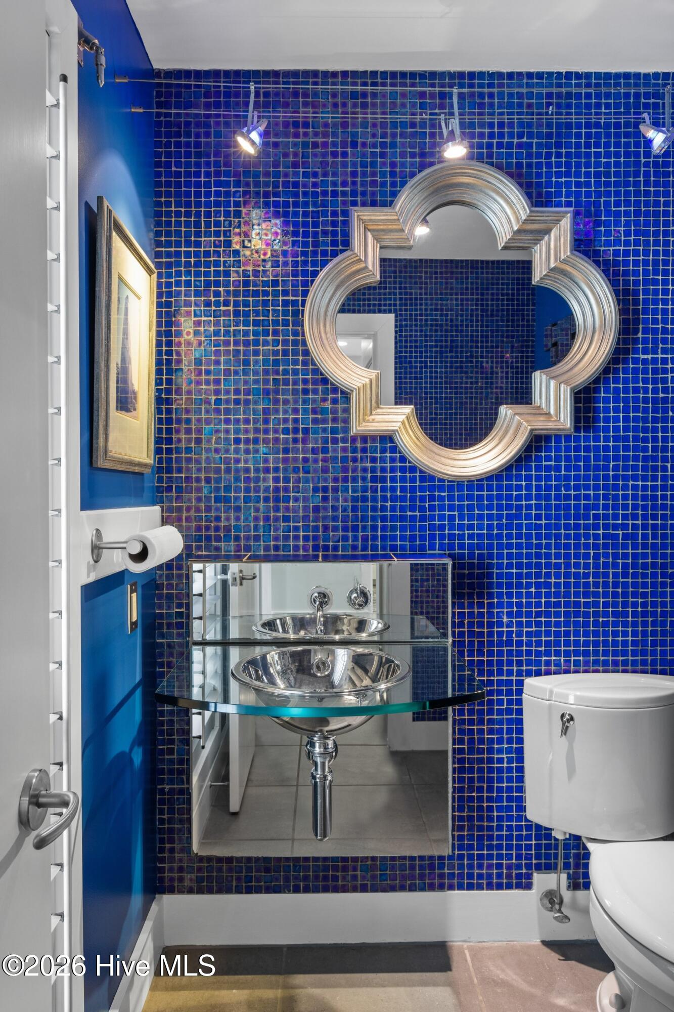 100558974 | Photo 20