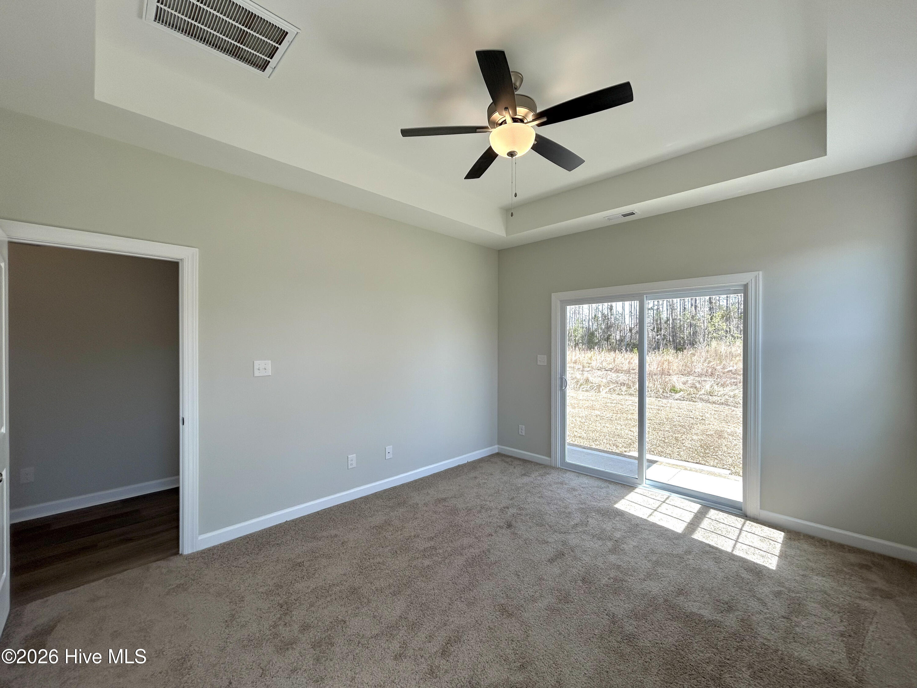 100560362 | Photo 33