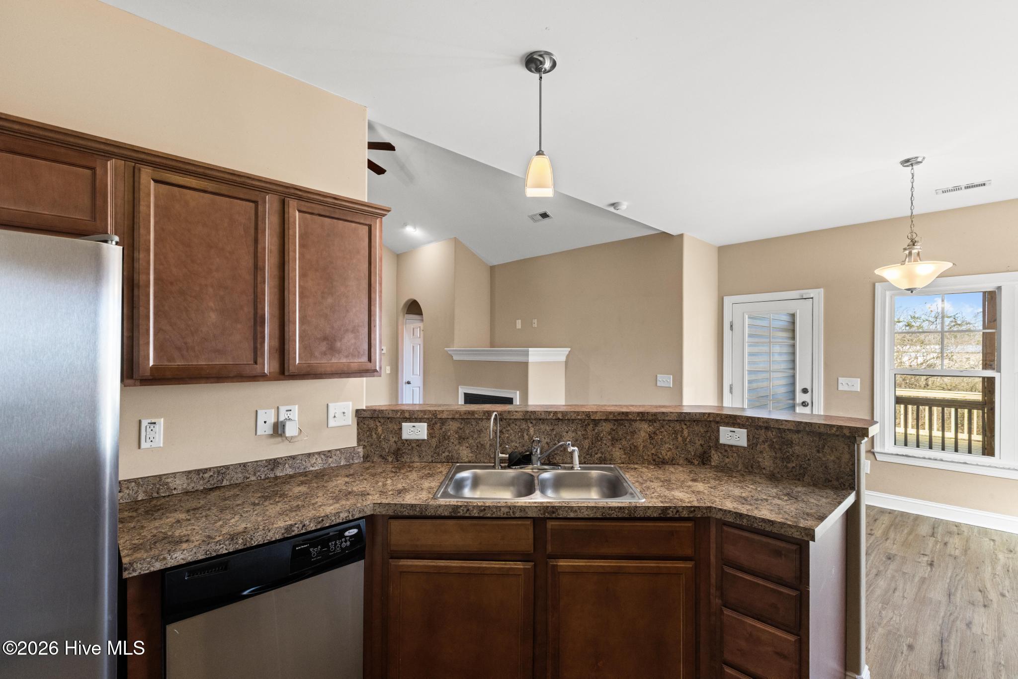 100556955 | Photo 13