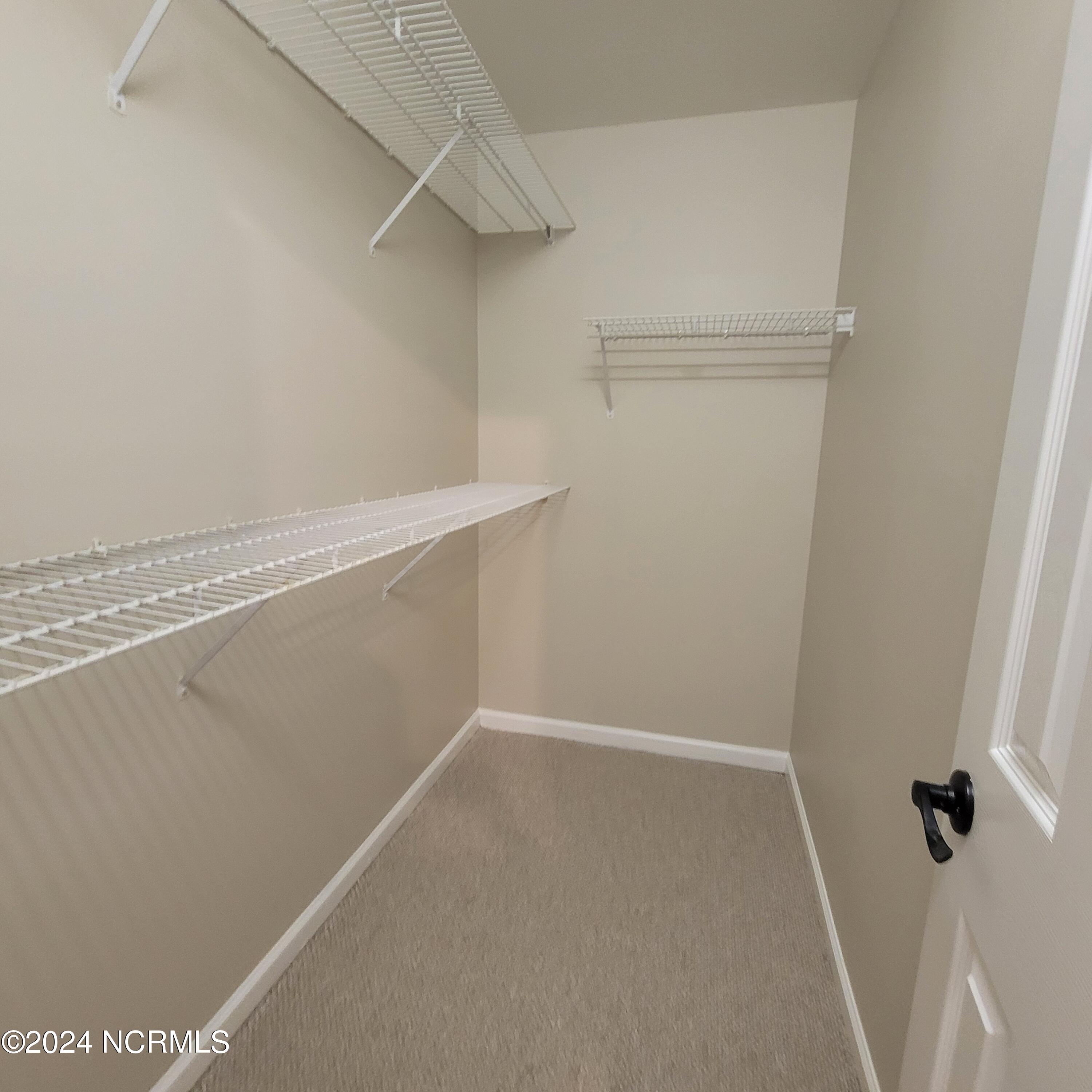 100544715 | Photo 17