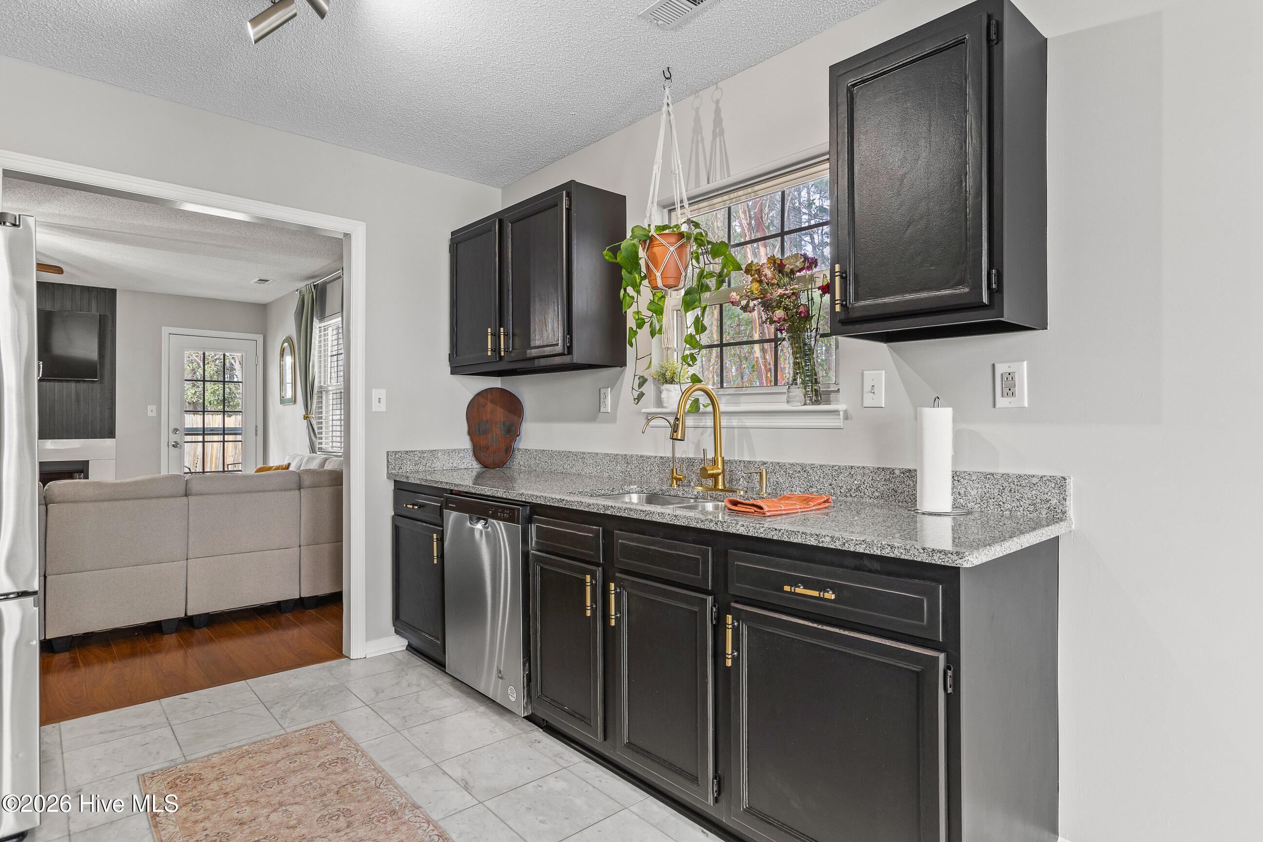 100553126 | Photo 10