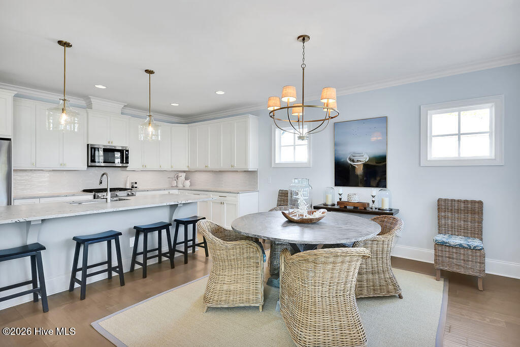 100553460 | Photo 24