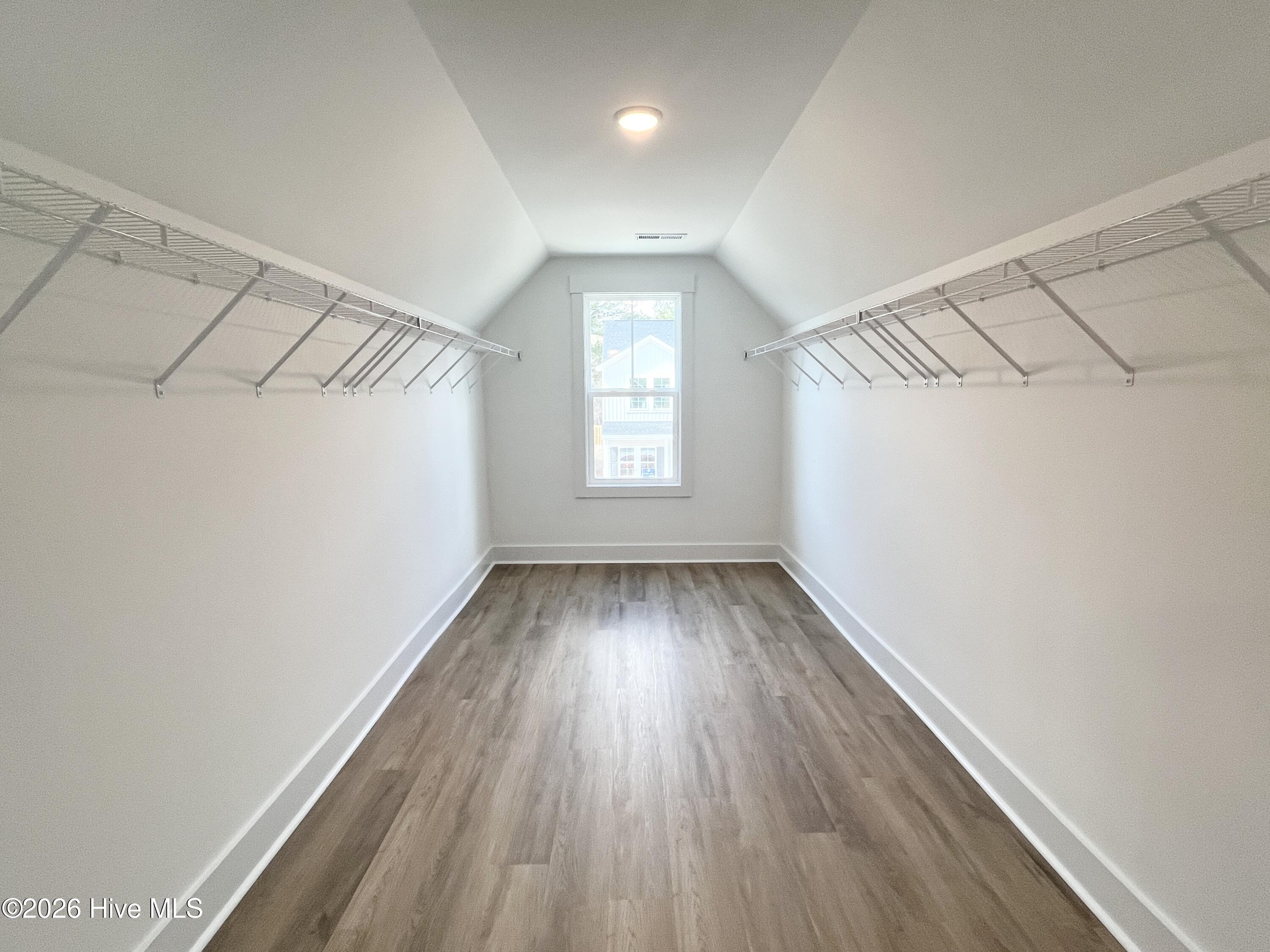 100544974 | Photo 22