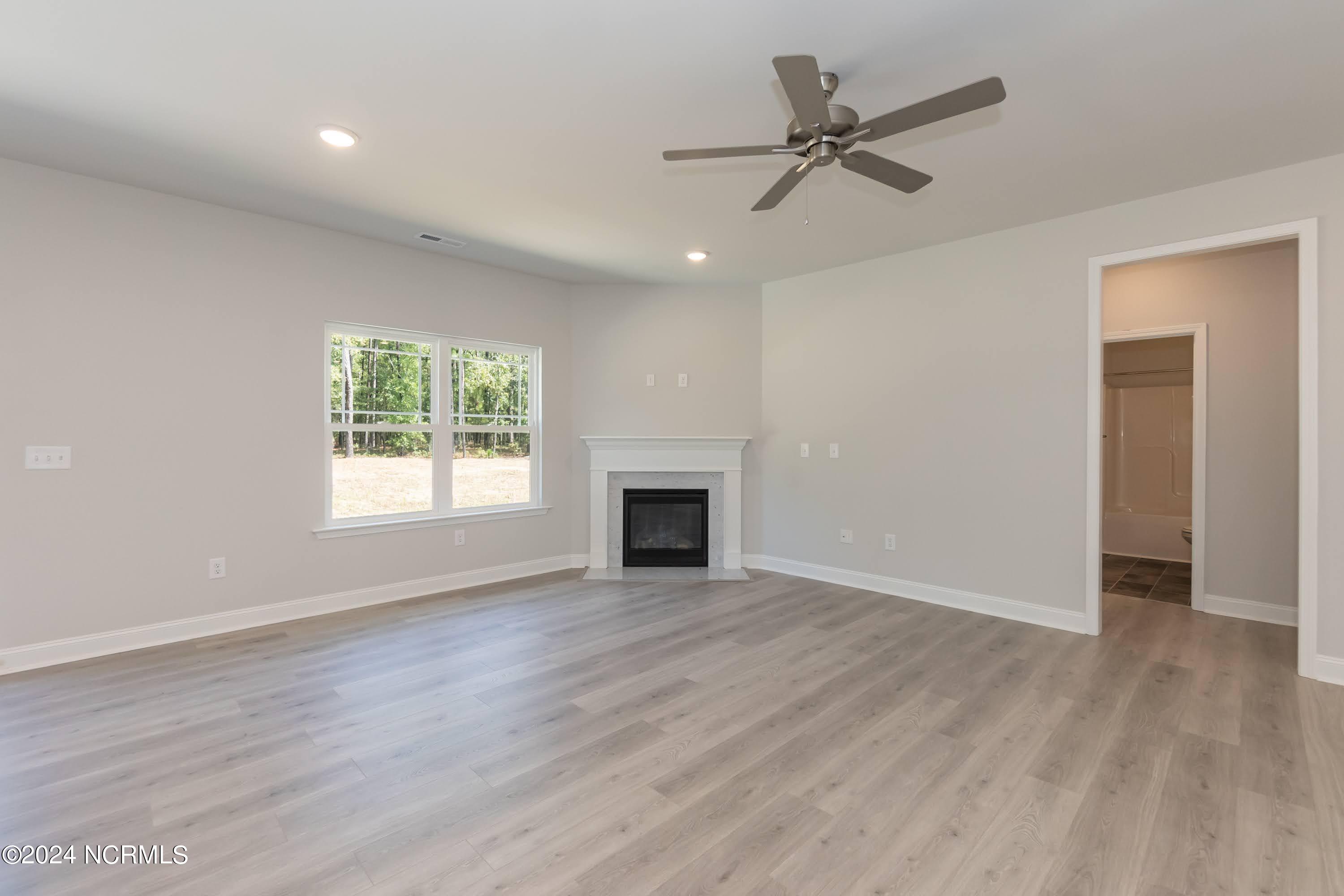 256 Nellie Lane, Swansboro, NC 28584 – photo 13: Living 02