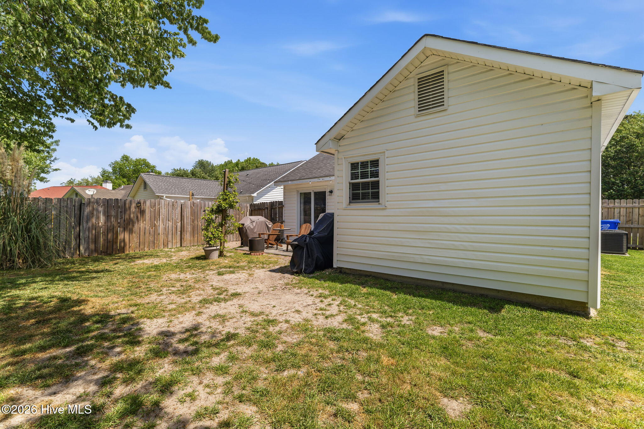 100560647 | Photo 25