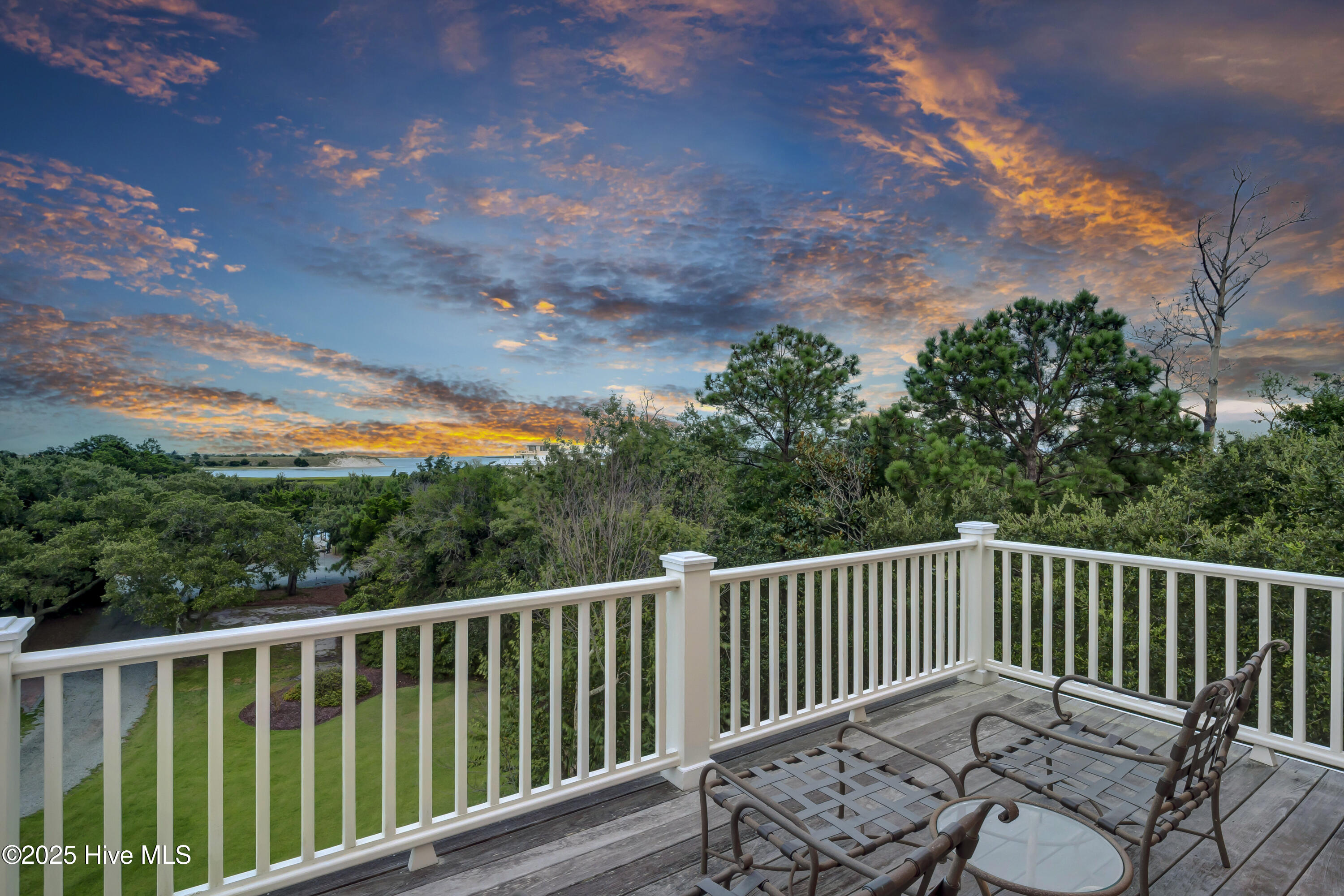 100528059 | Photo 57