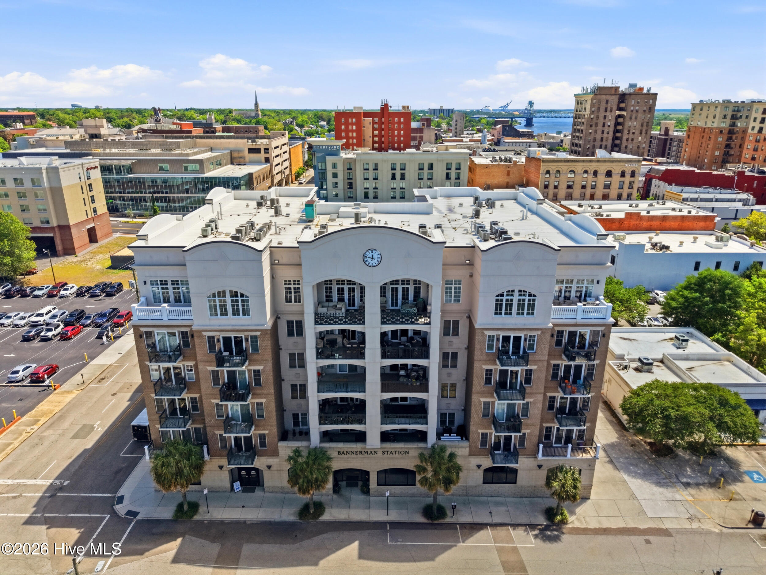 100570172 | Photo 42