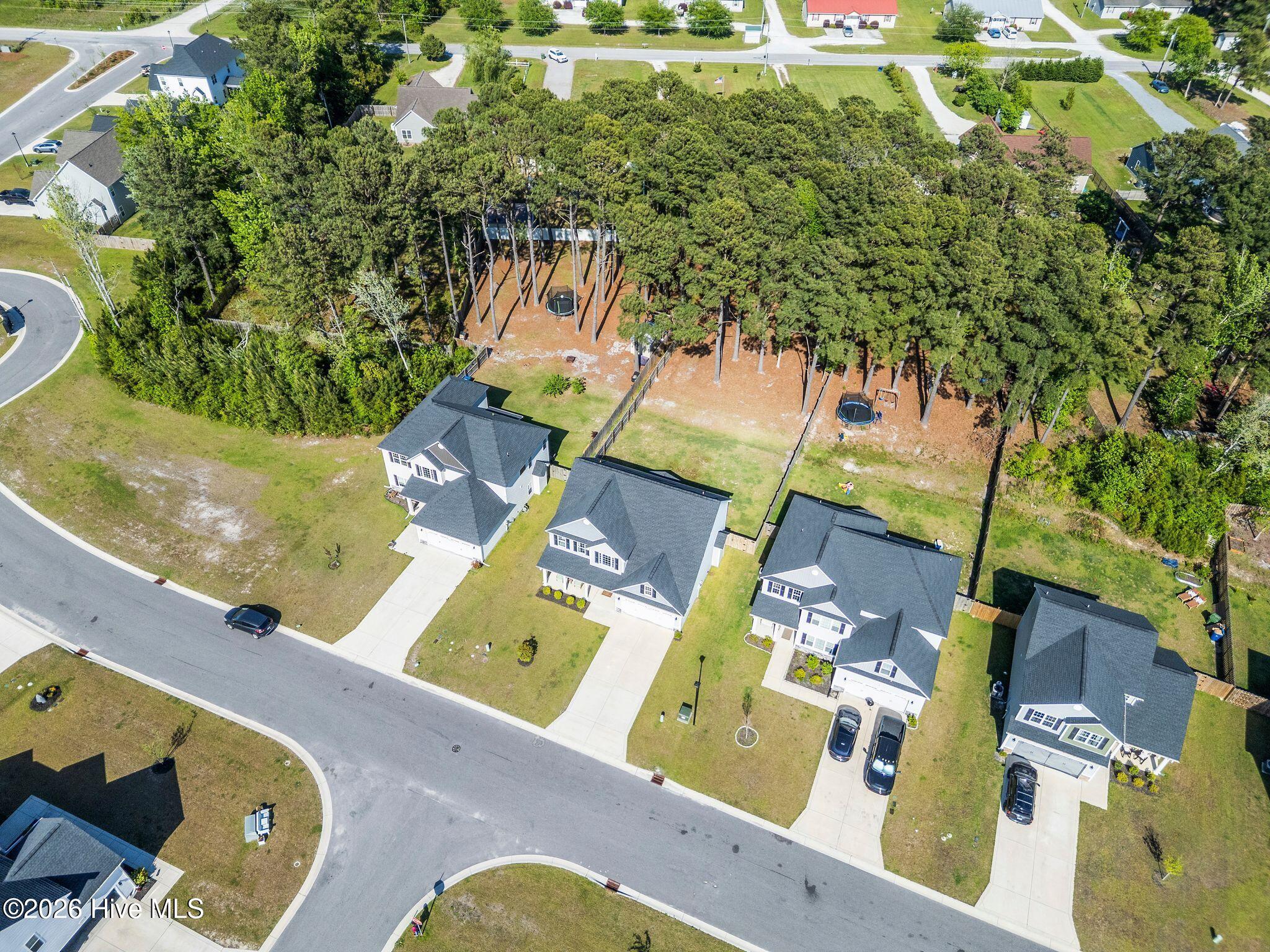 100570227 | Photo 55