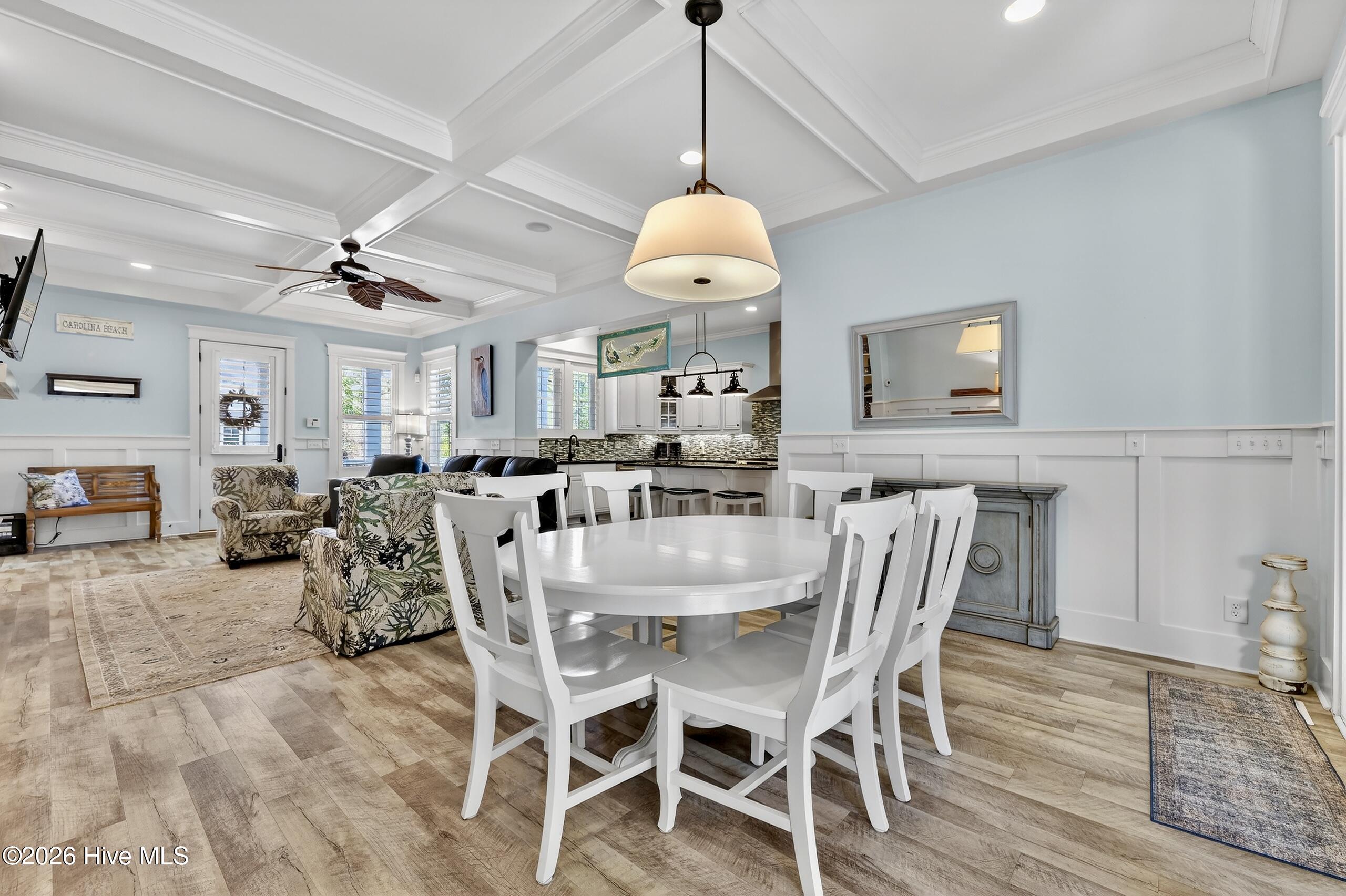 100559035 | Photo 12