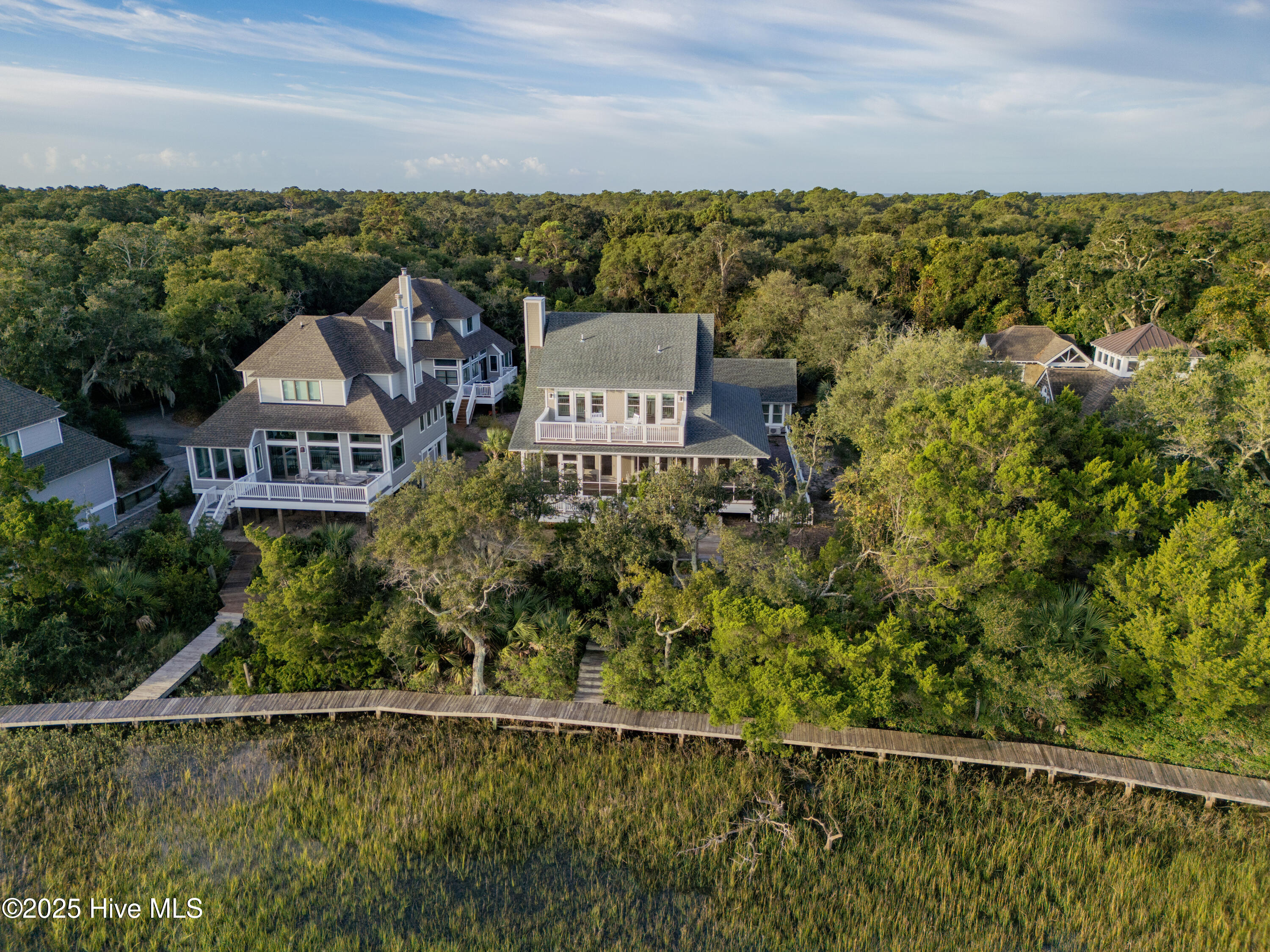 100534977 | Photo 66