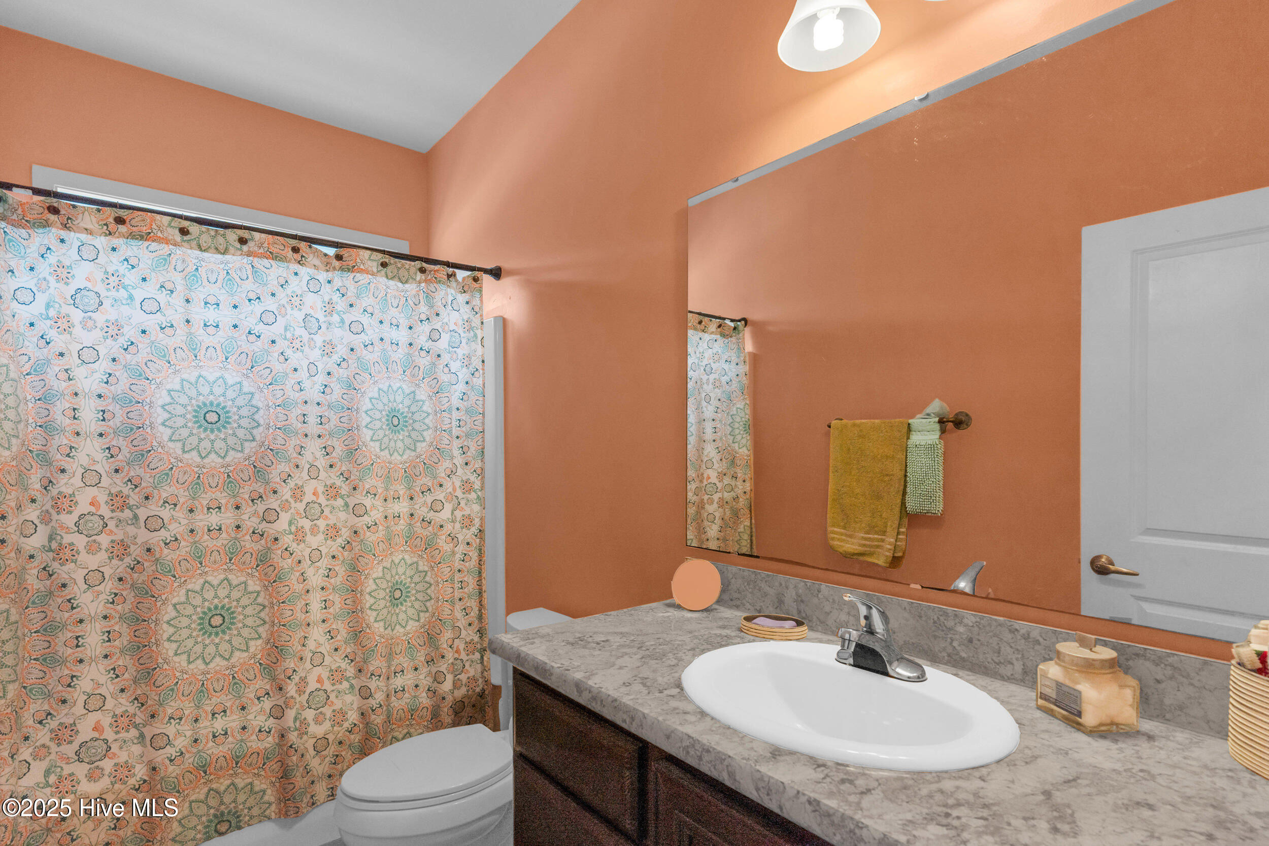 100521196 | Photo 17