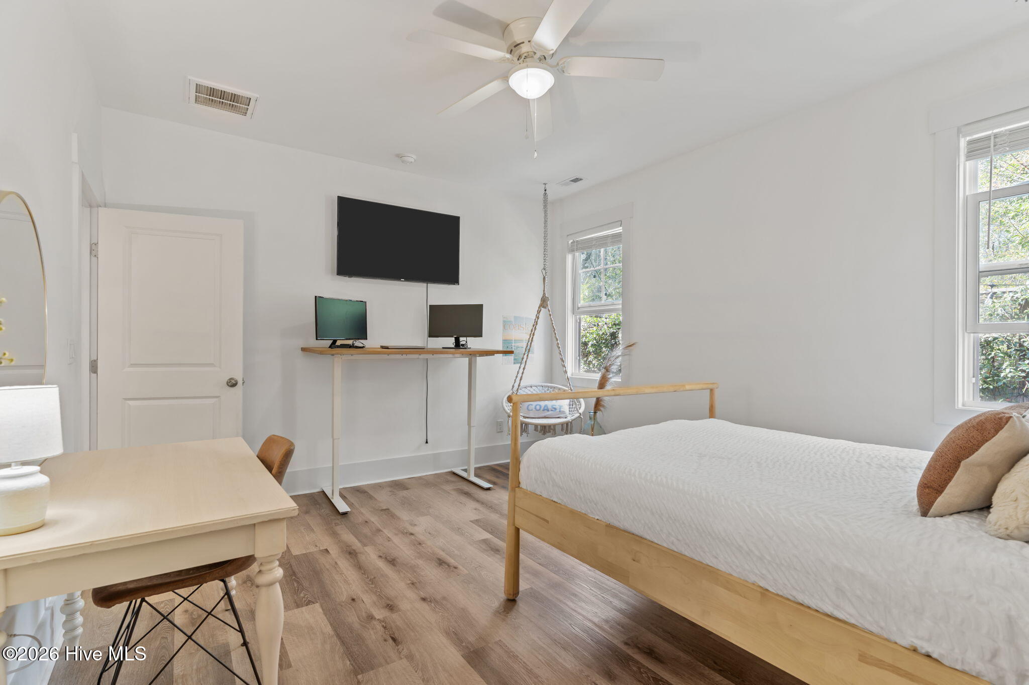 100562426 | Photo 14