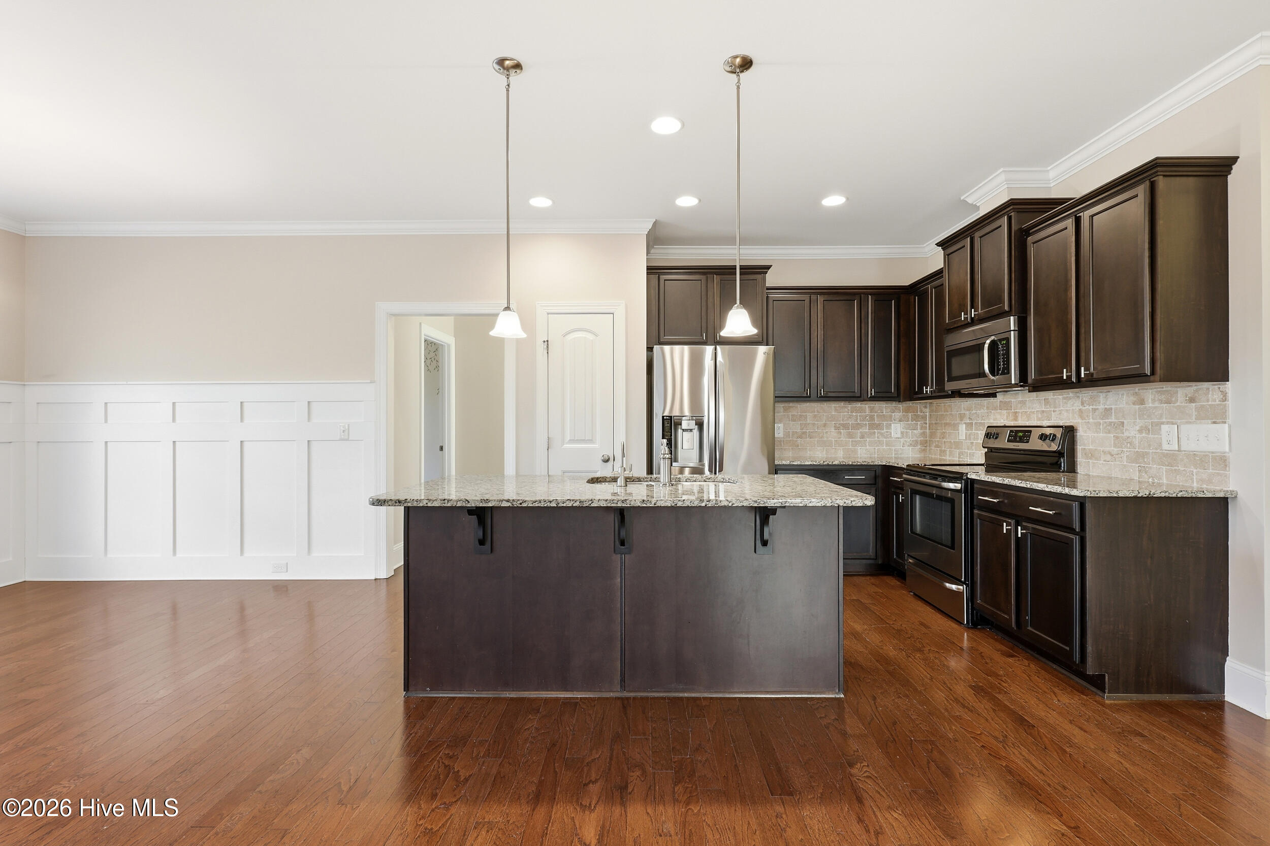 100547998 | Photo 12