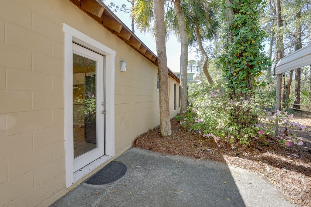 Ext. kitchen entry