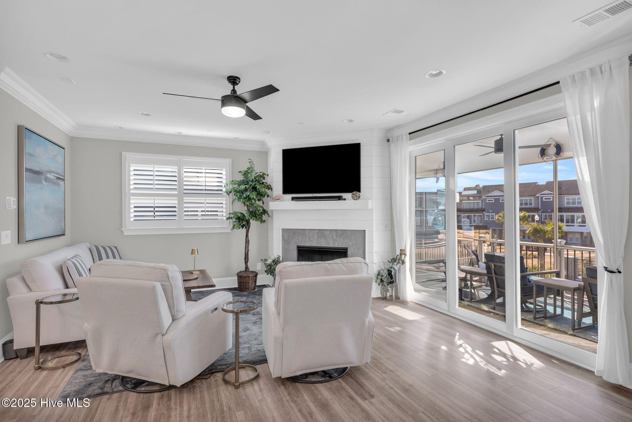 100543915 | Photo 12