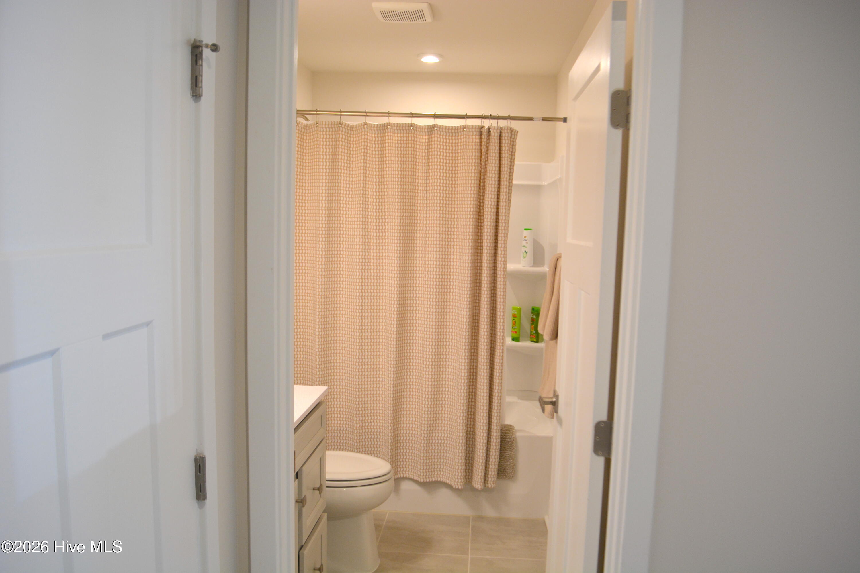 100564290 | Photo 17