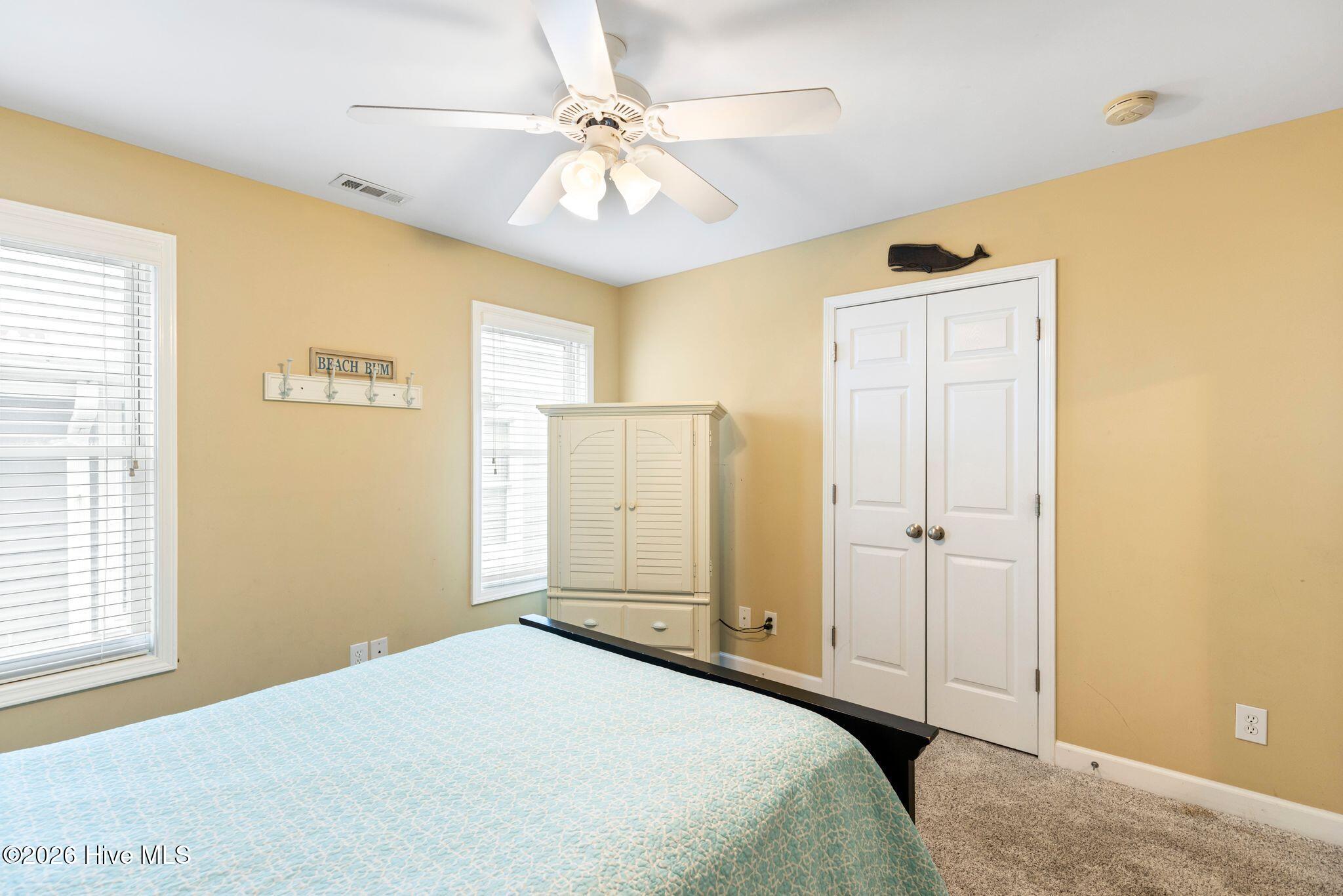 100570292 | Photo 51