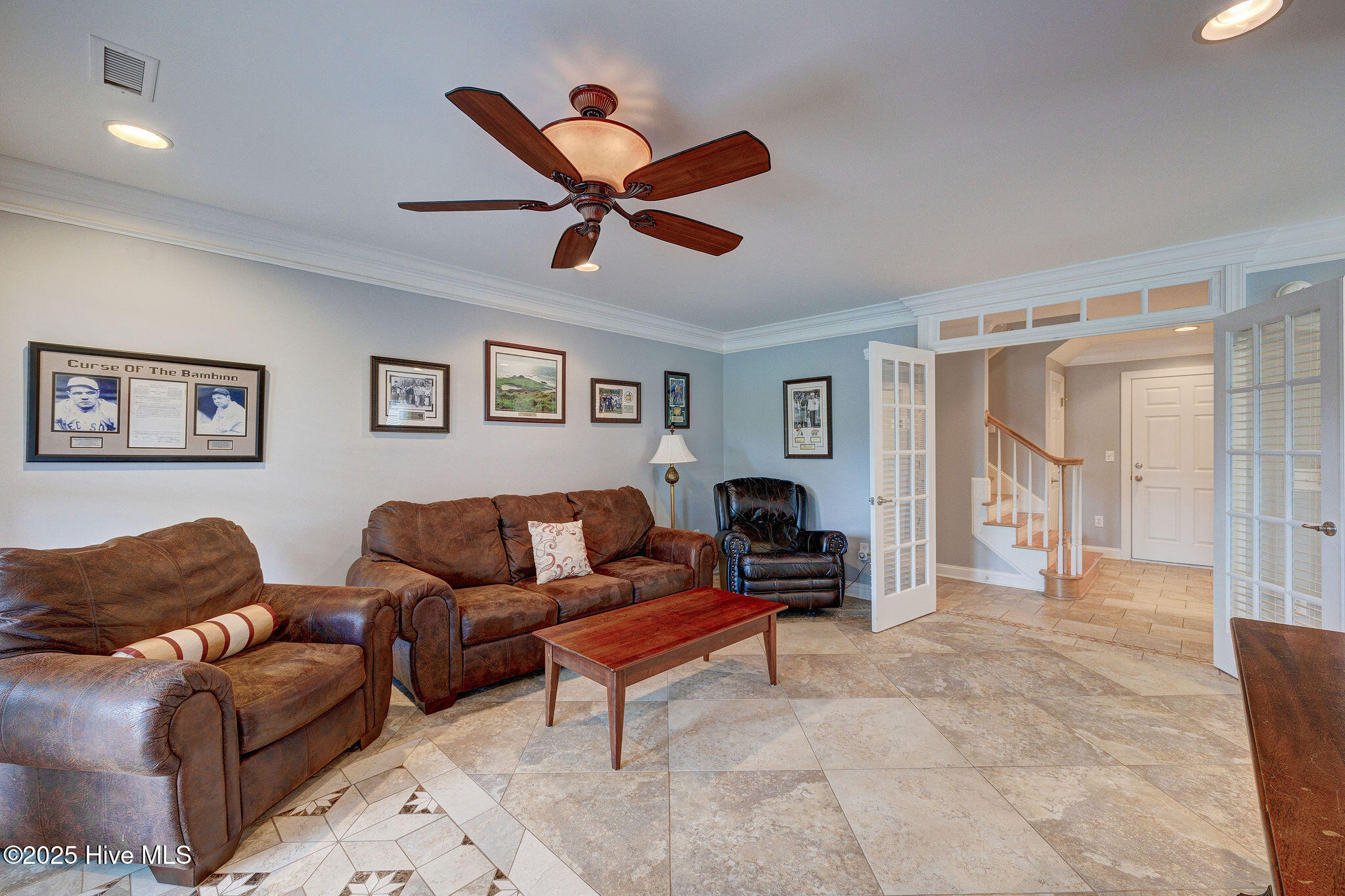 100533949 | Photo 42