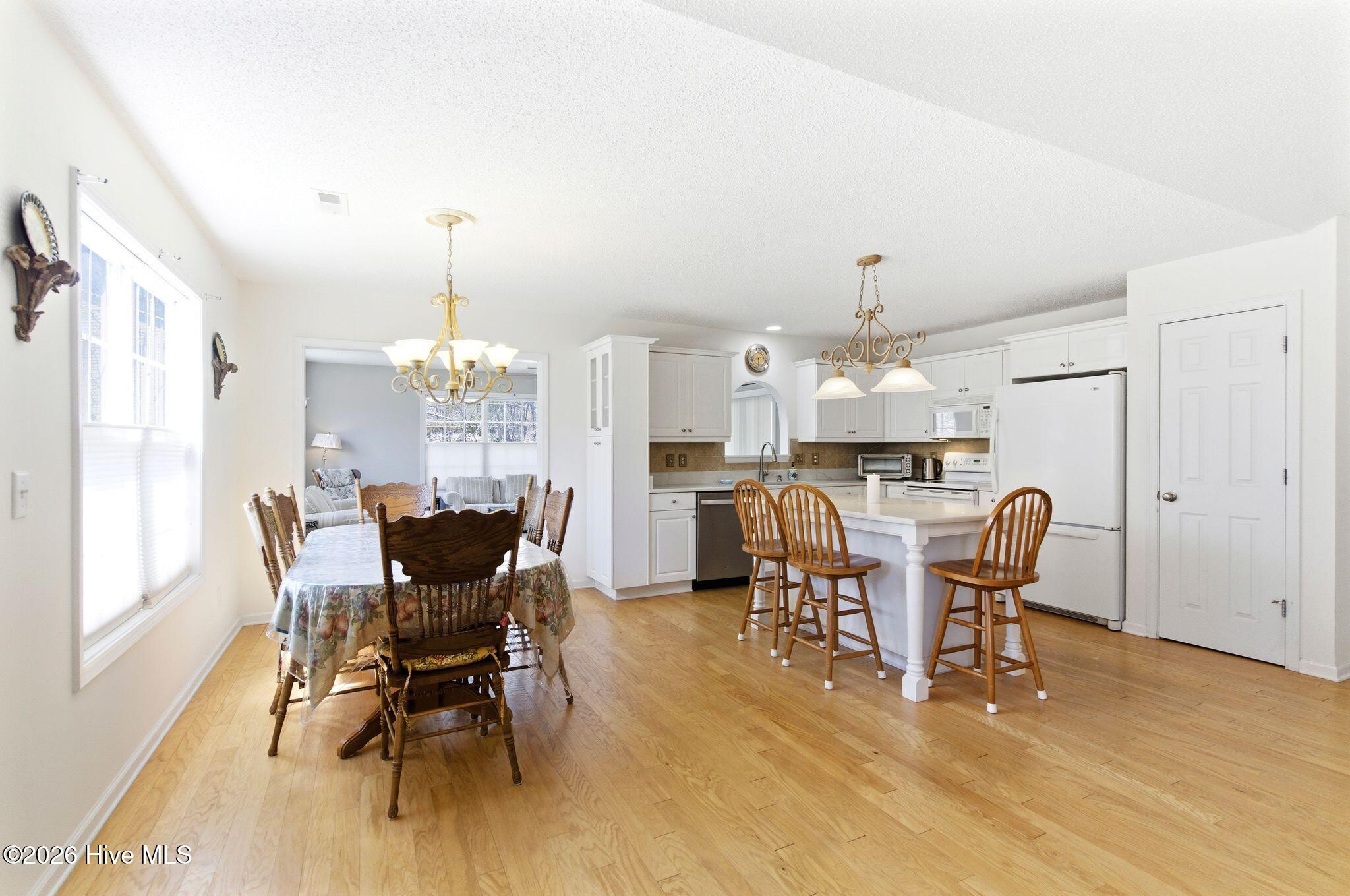 100562982 | Photo 18