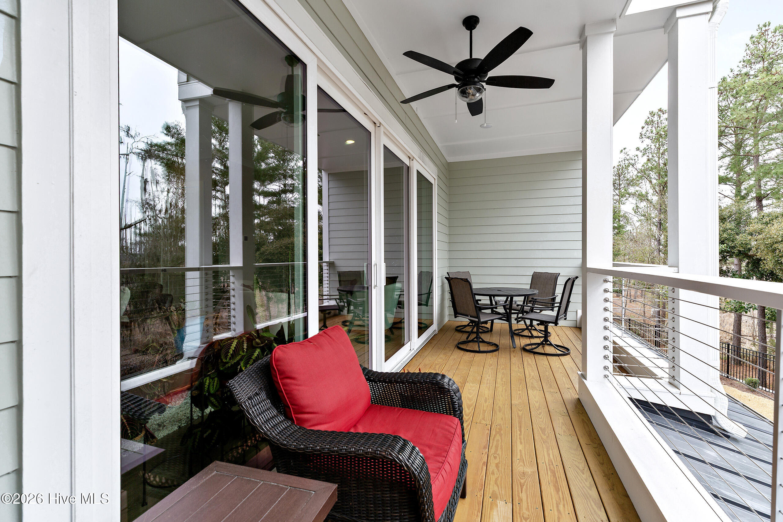 100563450 | Photo 18