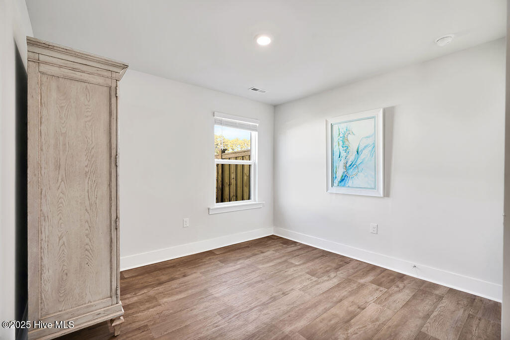 100542156 | Photo 17