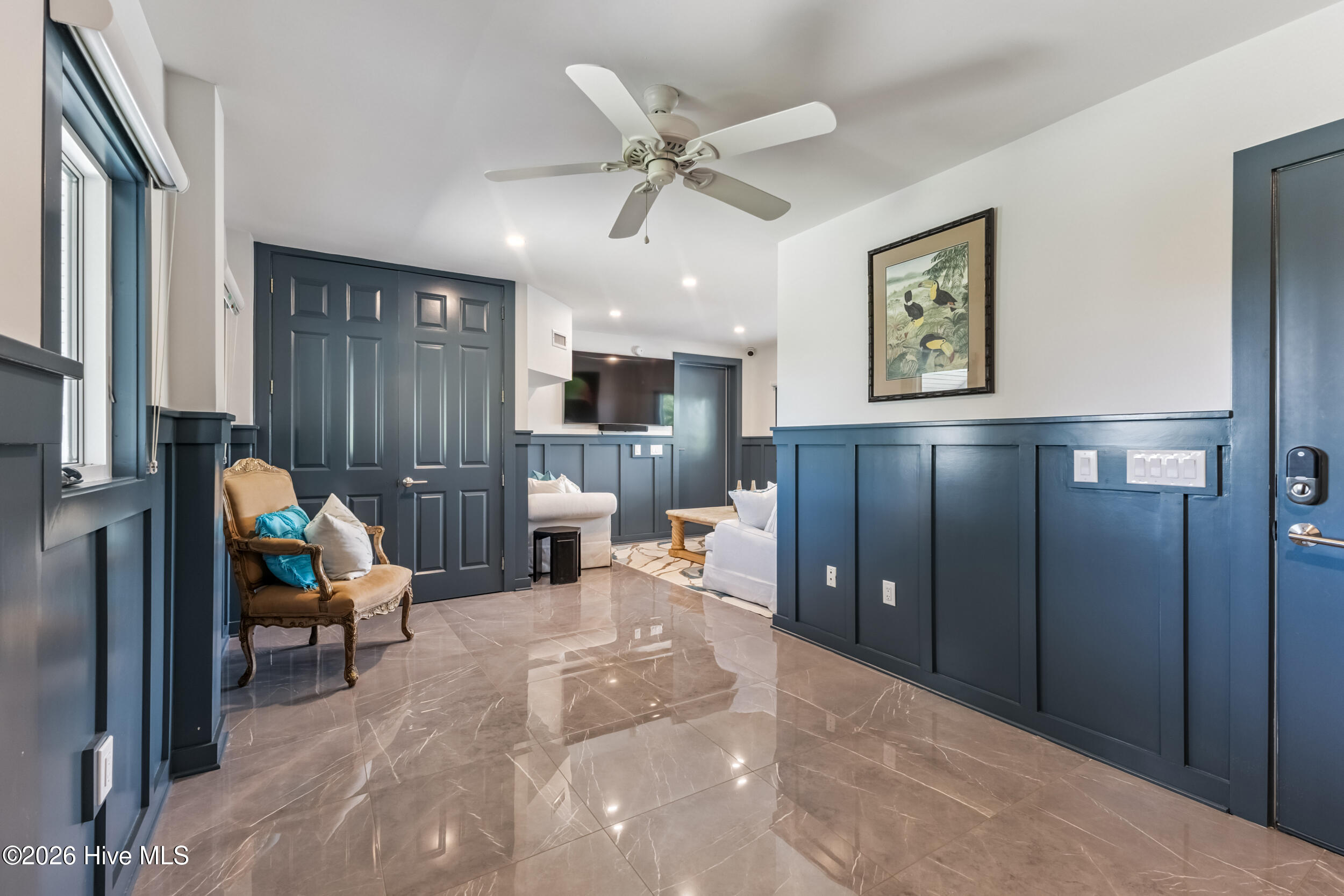 100560711 | Photo 48