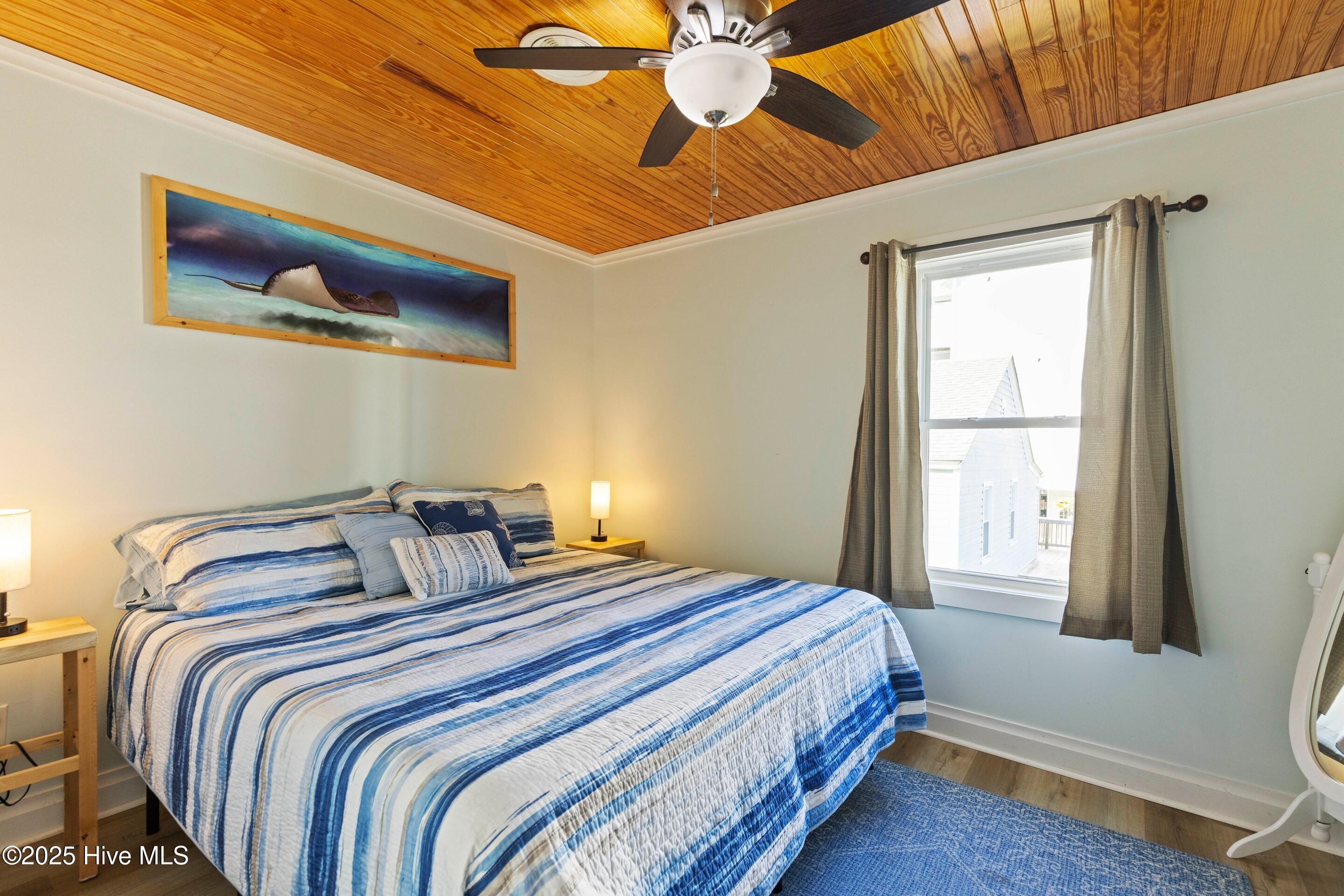 100567427 | Photo 25