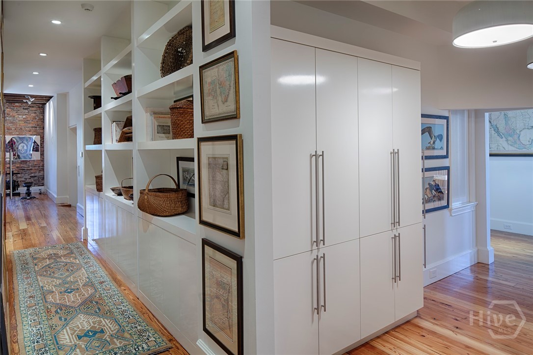 232 E Broughton Street, Savannah, GA, 31401