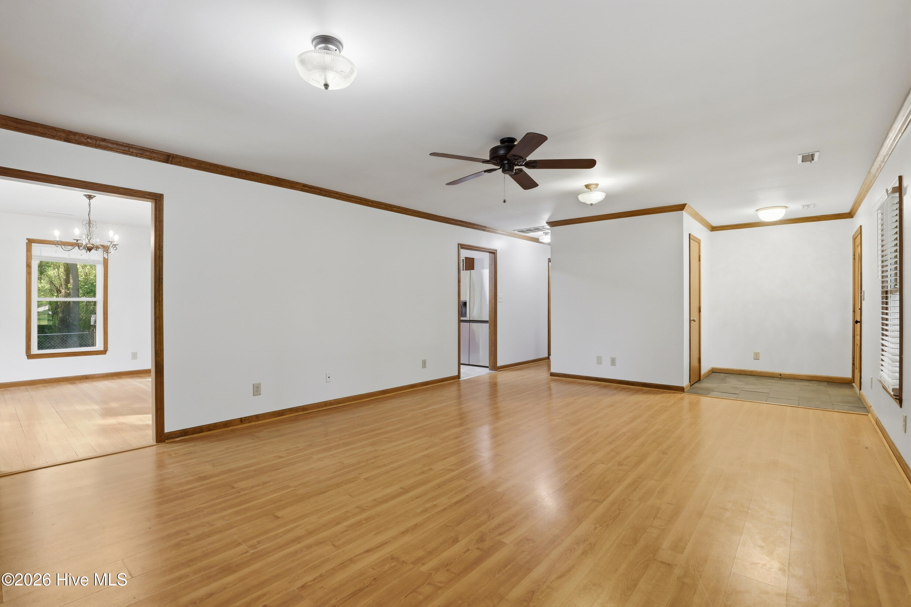 100569494 | Photo 26