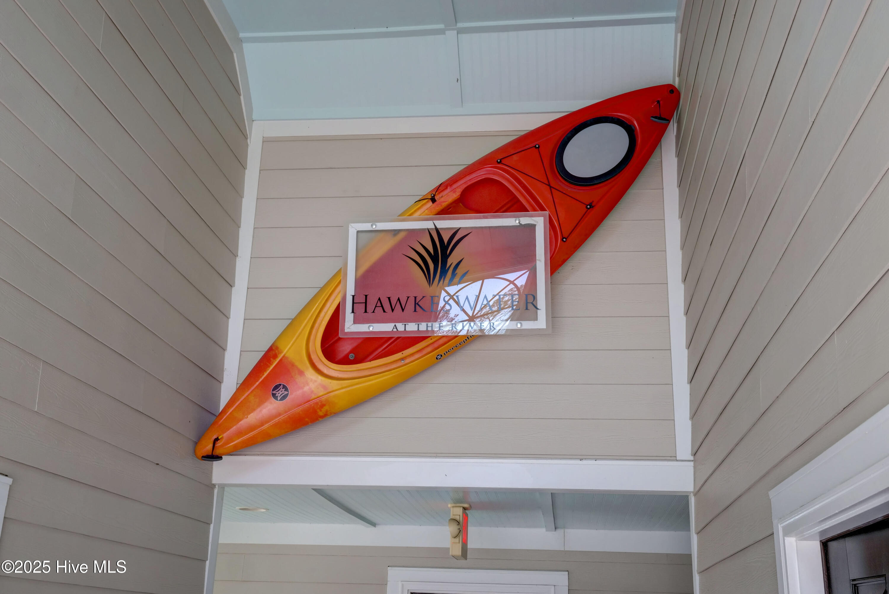 100543759 | Photo 25