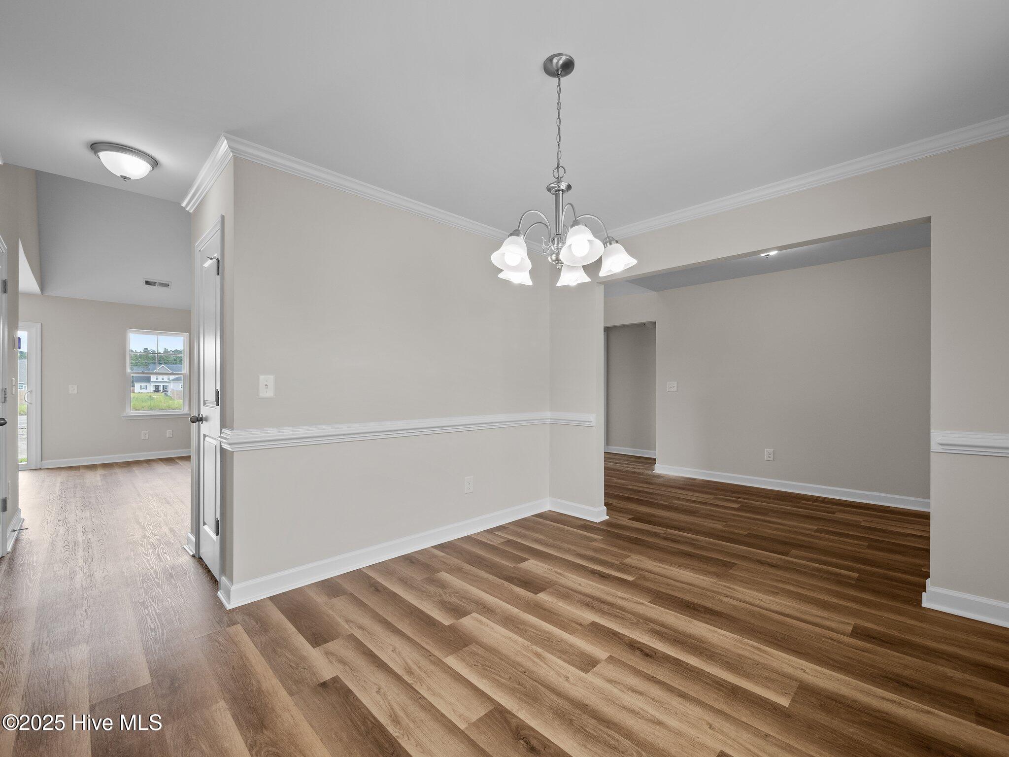 100511213 | Photo 31