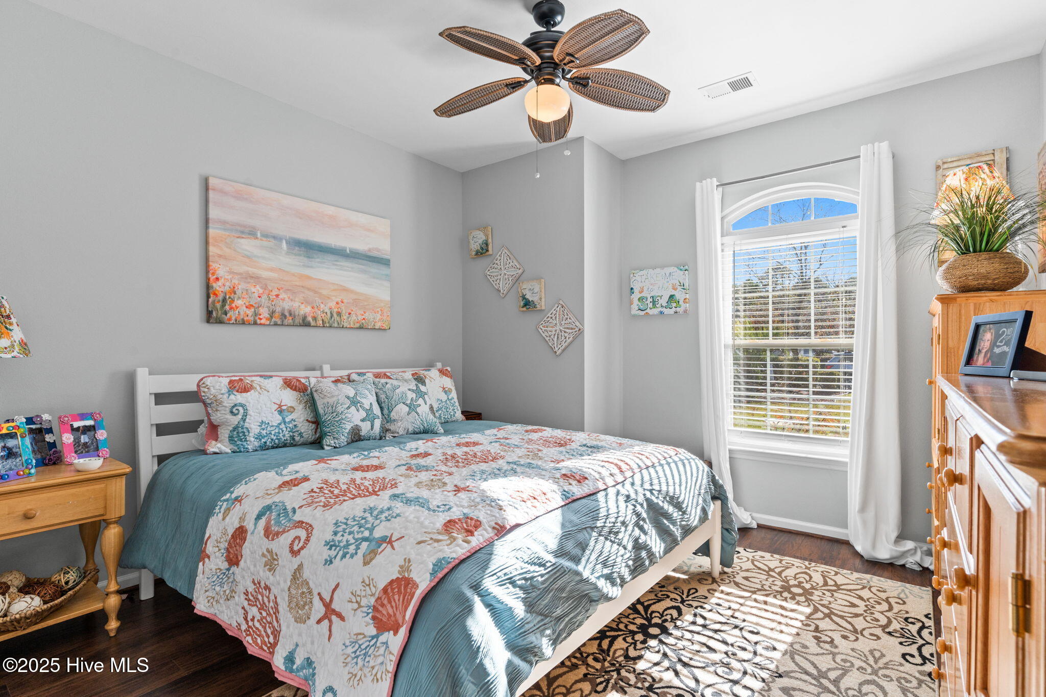 100543261 | Photo 27