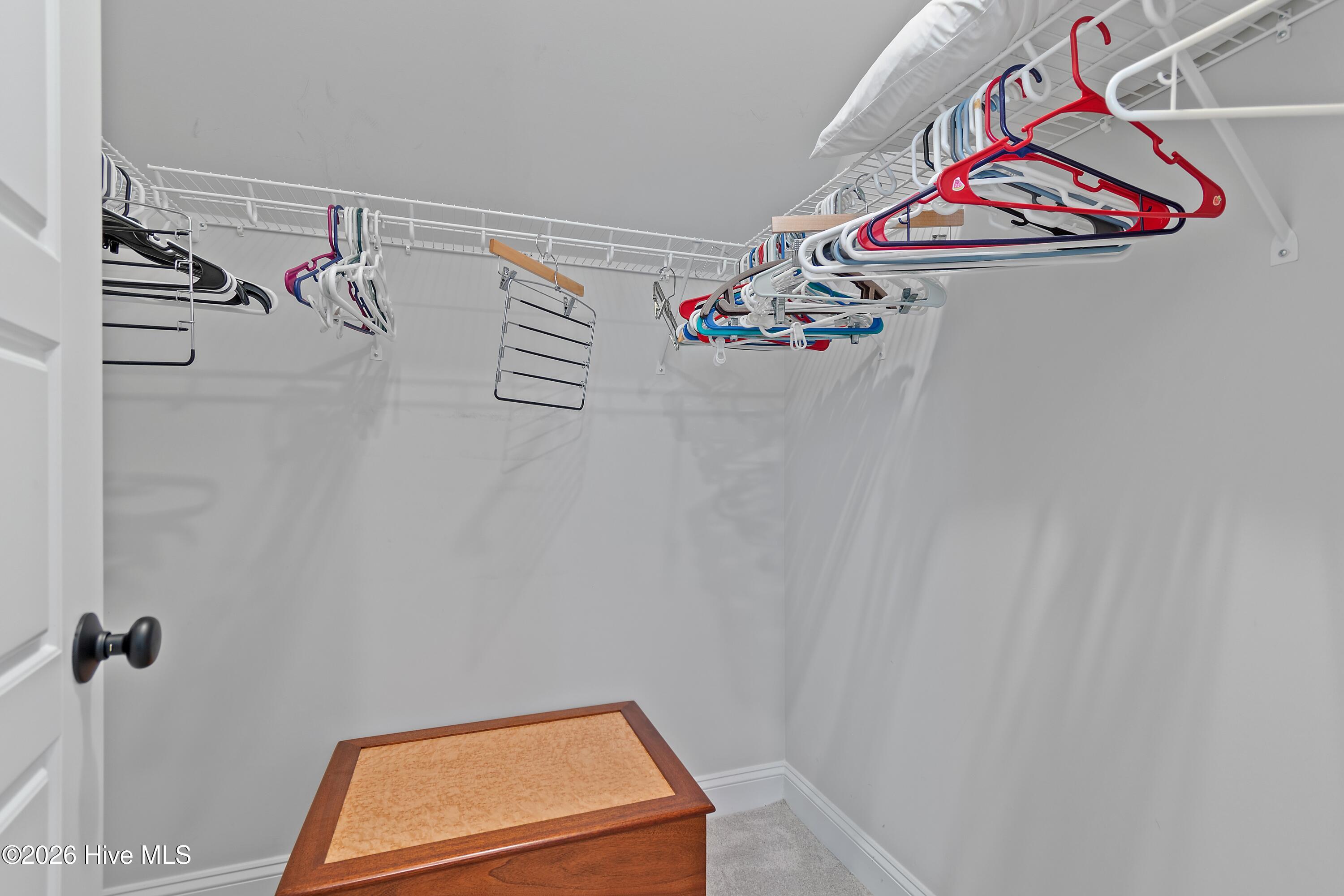 100565017 | Photo 41