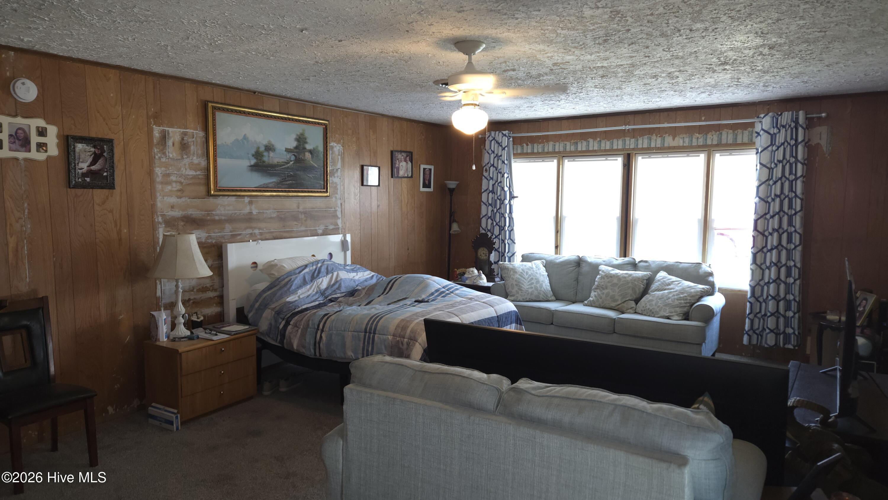 2100 S Lakeview Drive,Newport