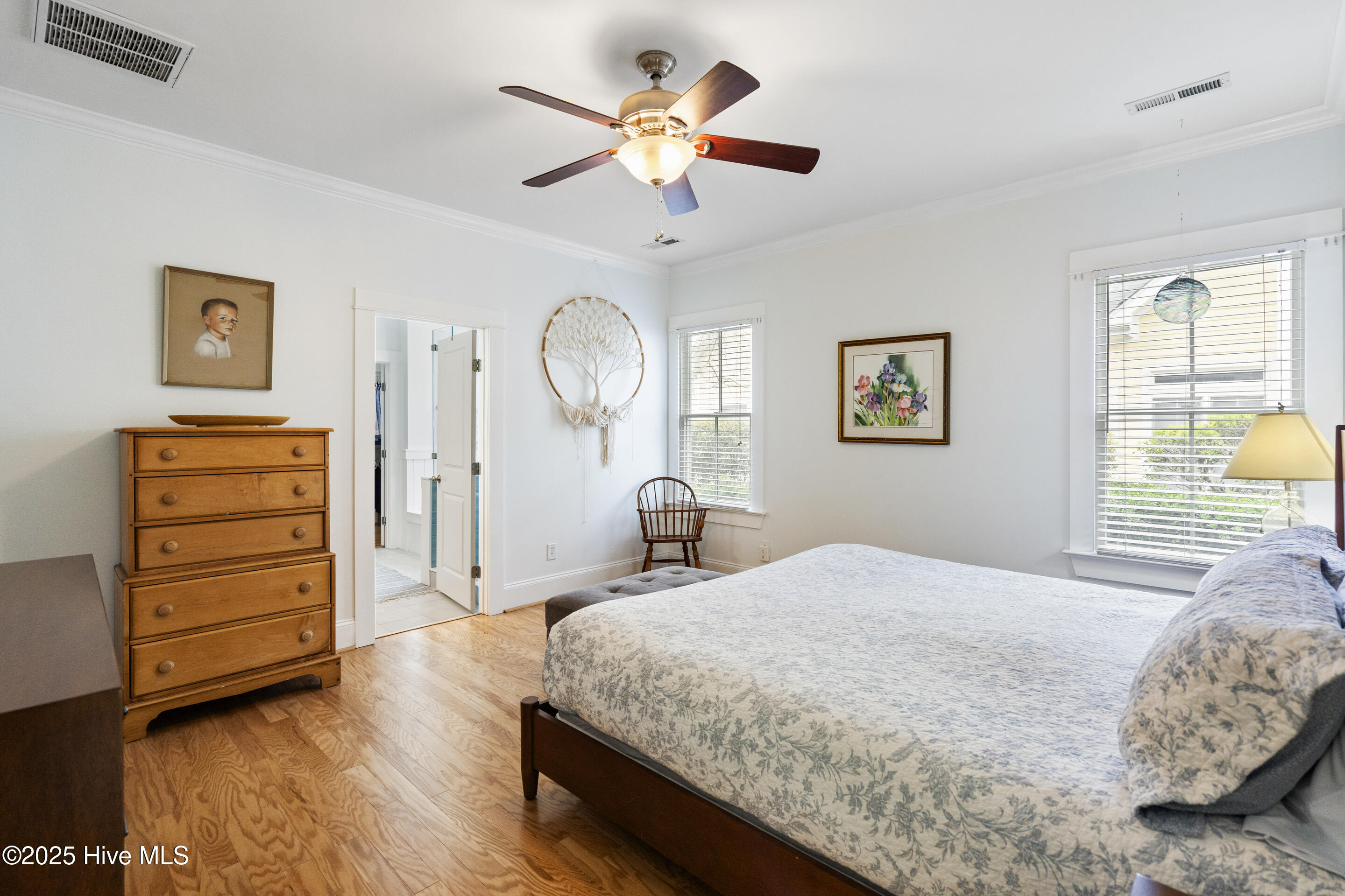 100545789 | Photo 22