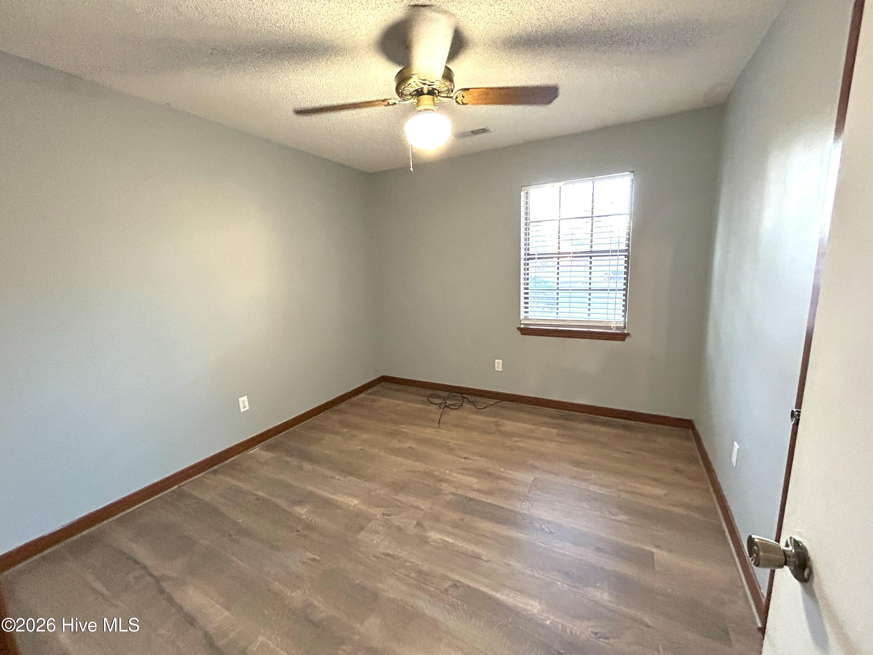 100557672 | Photo 17