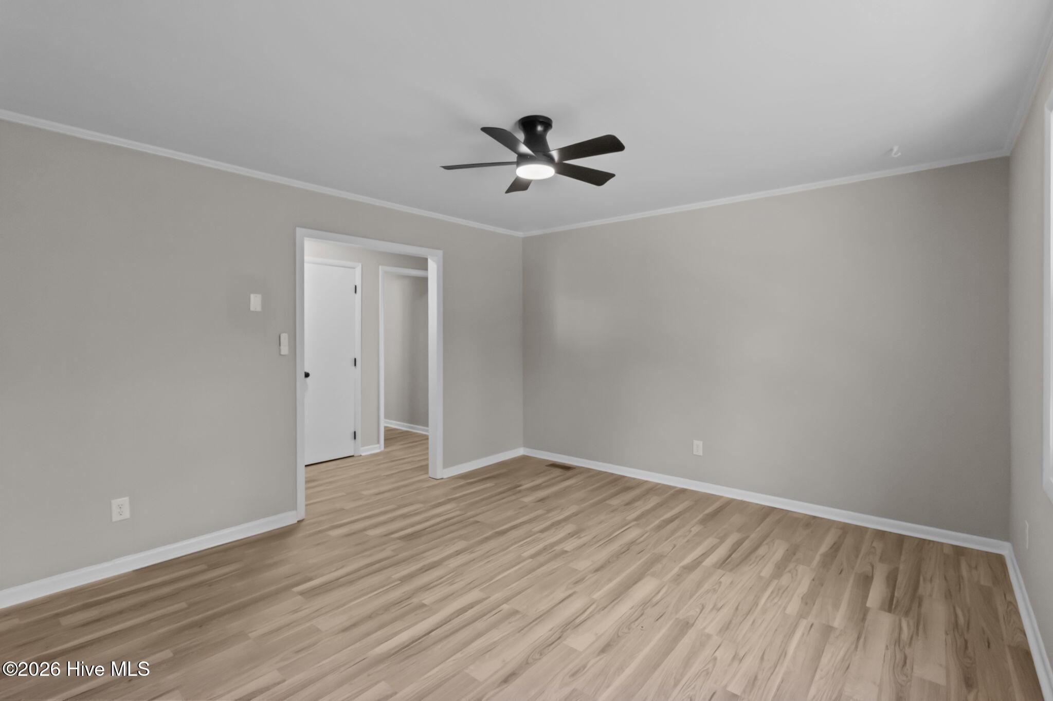 100557666 | Photo 16