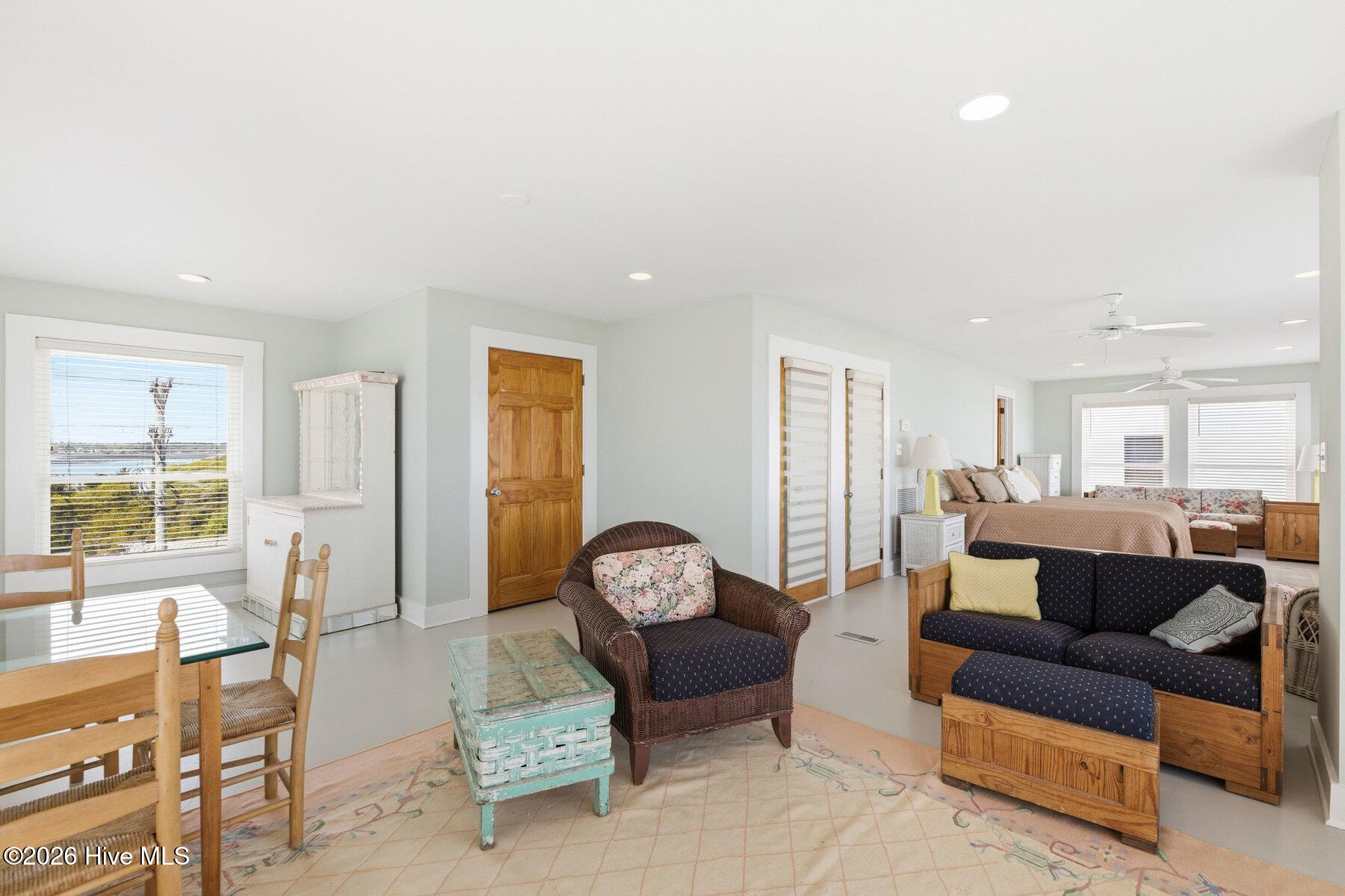 100566391 | Photo 23