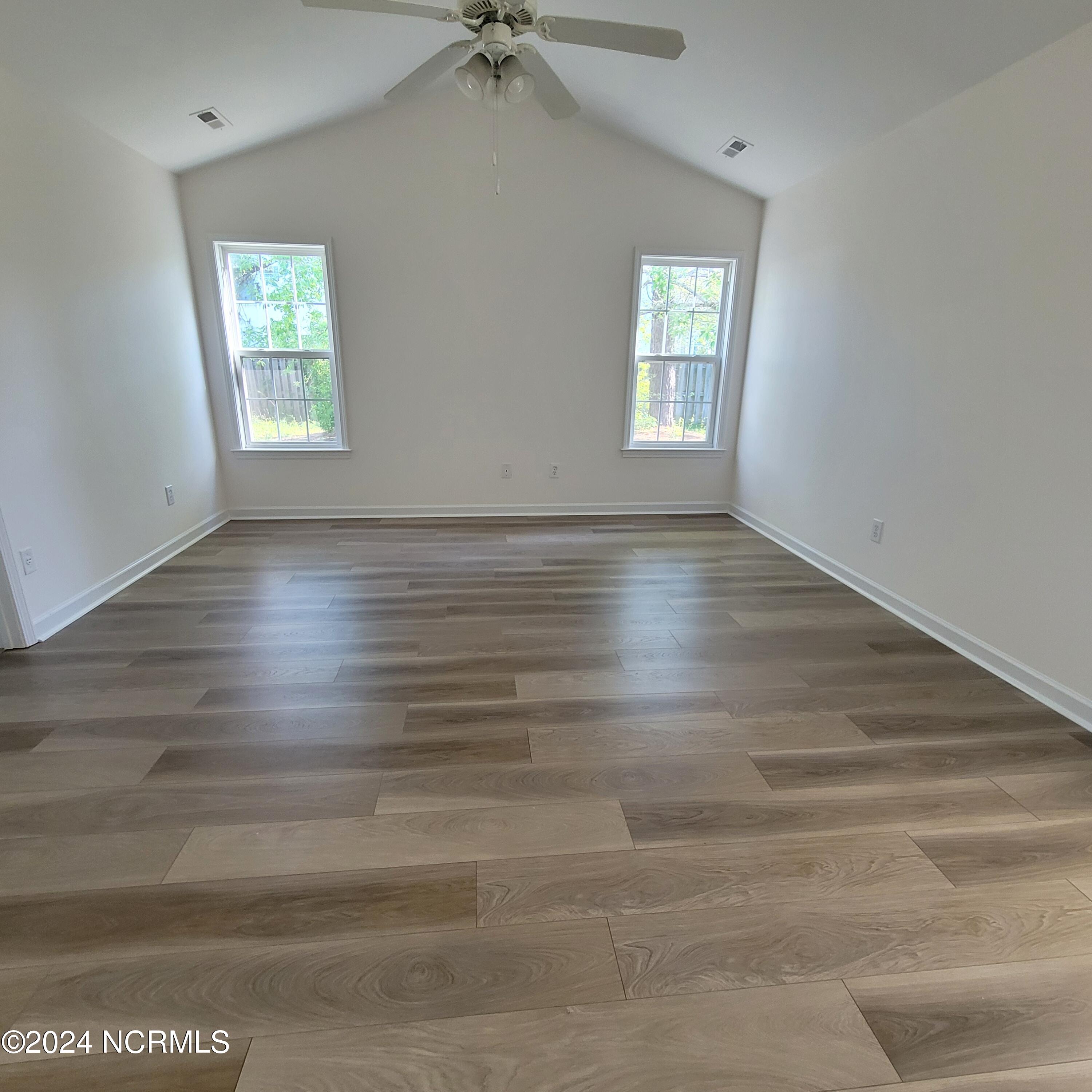 100550472 | Photo 19