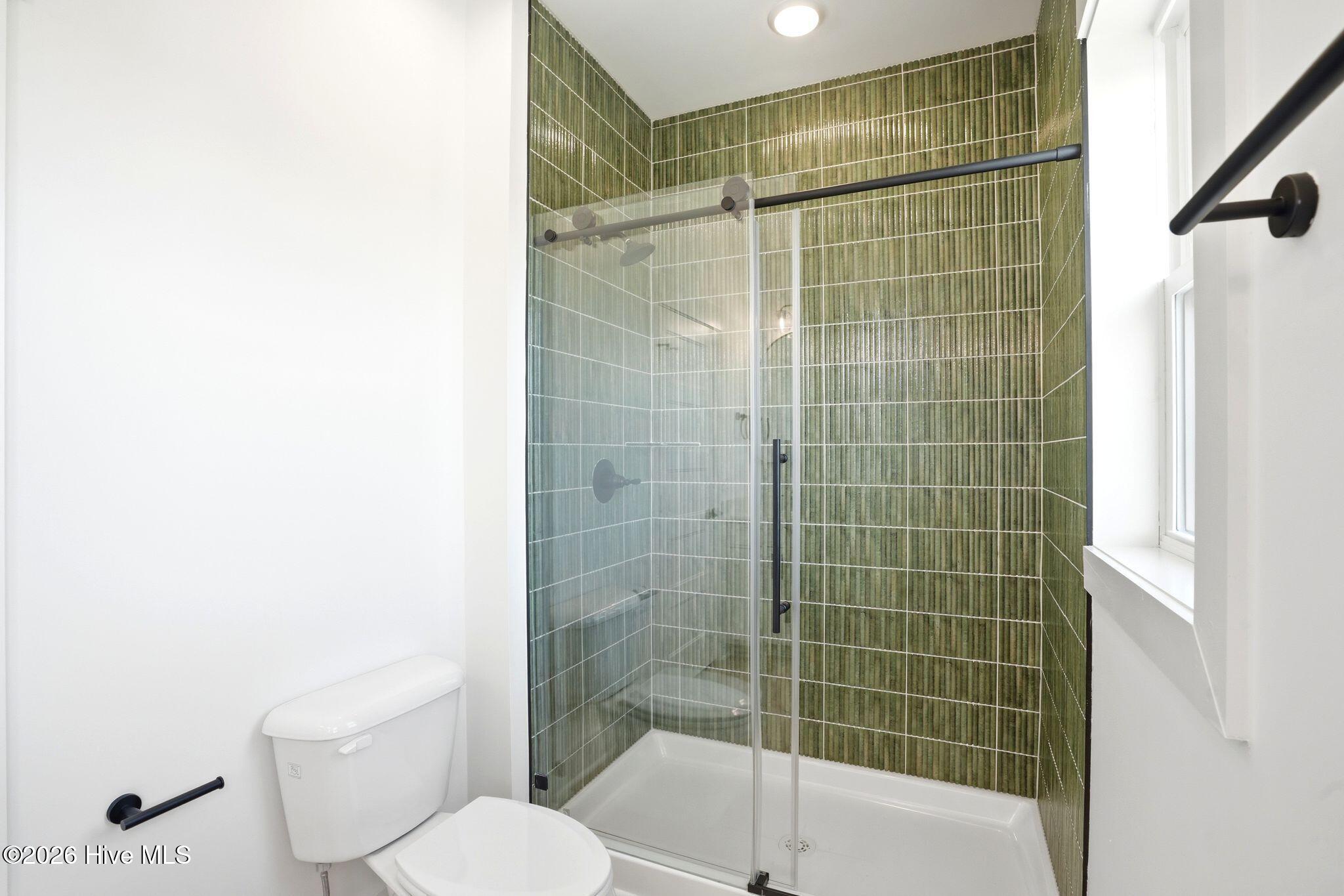 100561284 | Photo 73