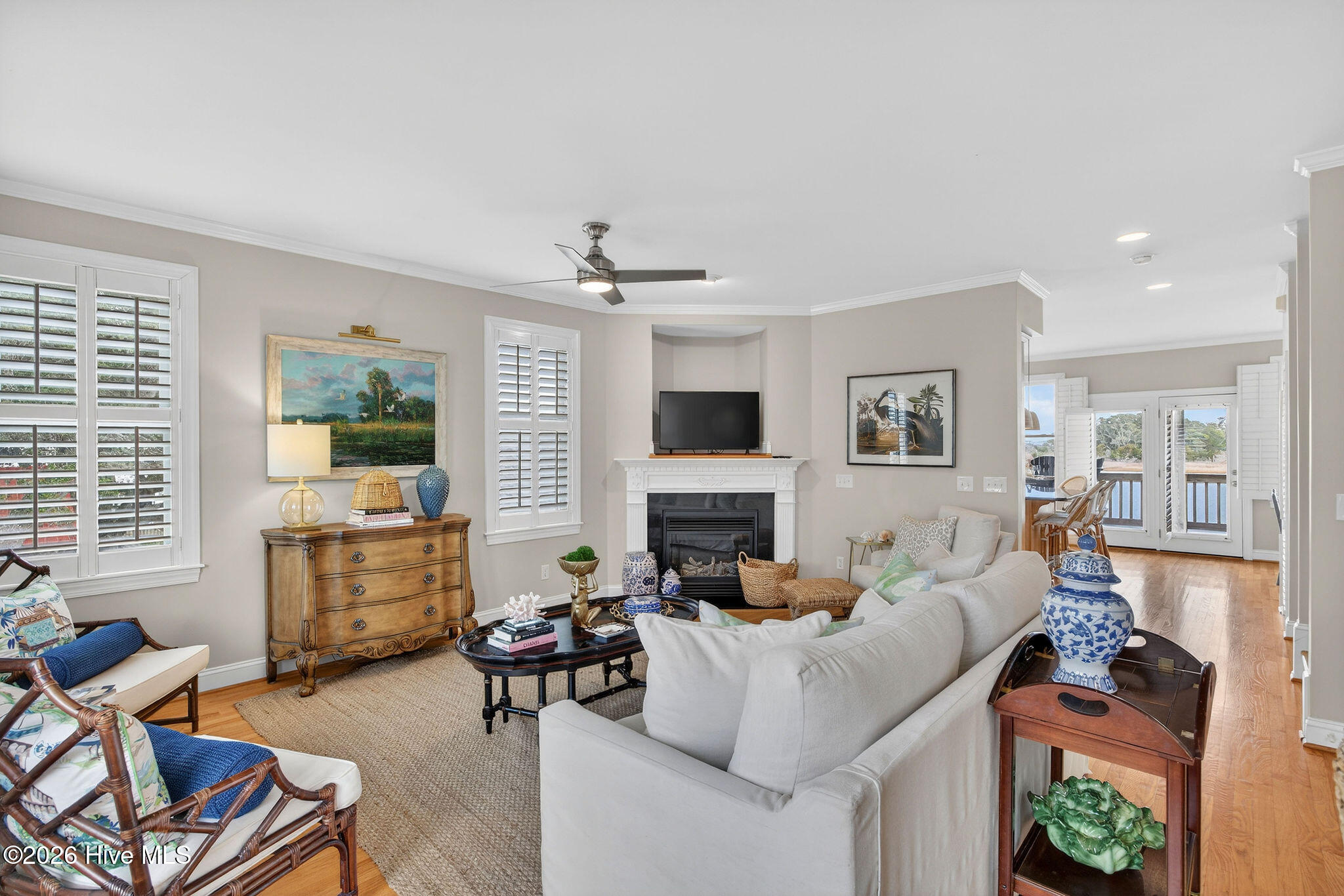 100558611 | Photo 21