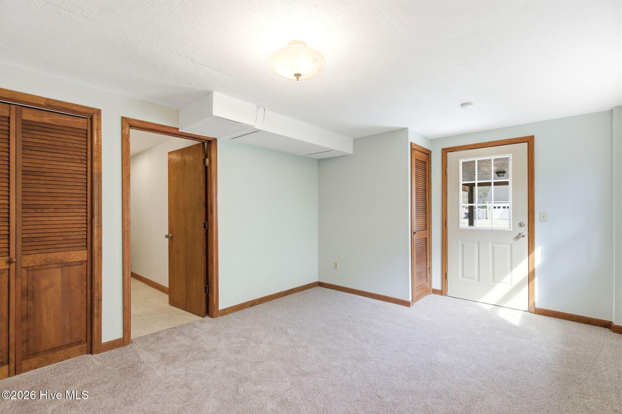 100564018 | Photo 35