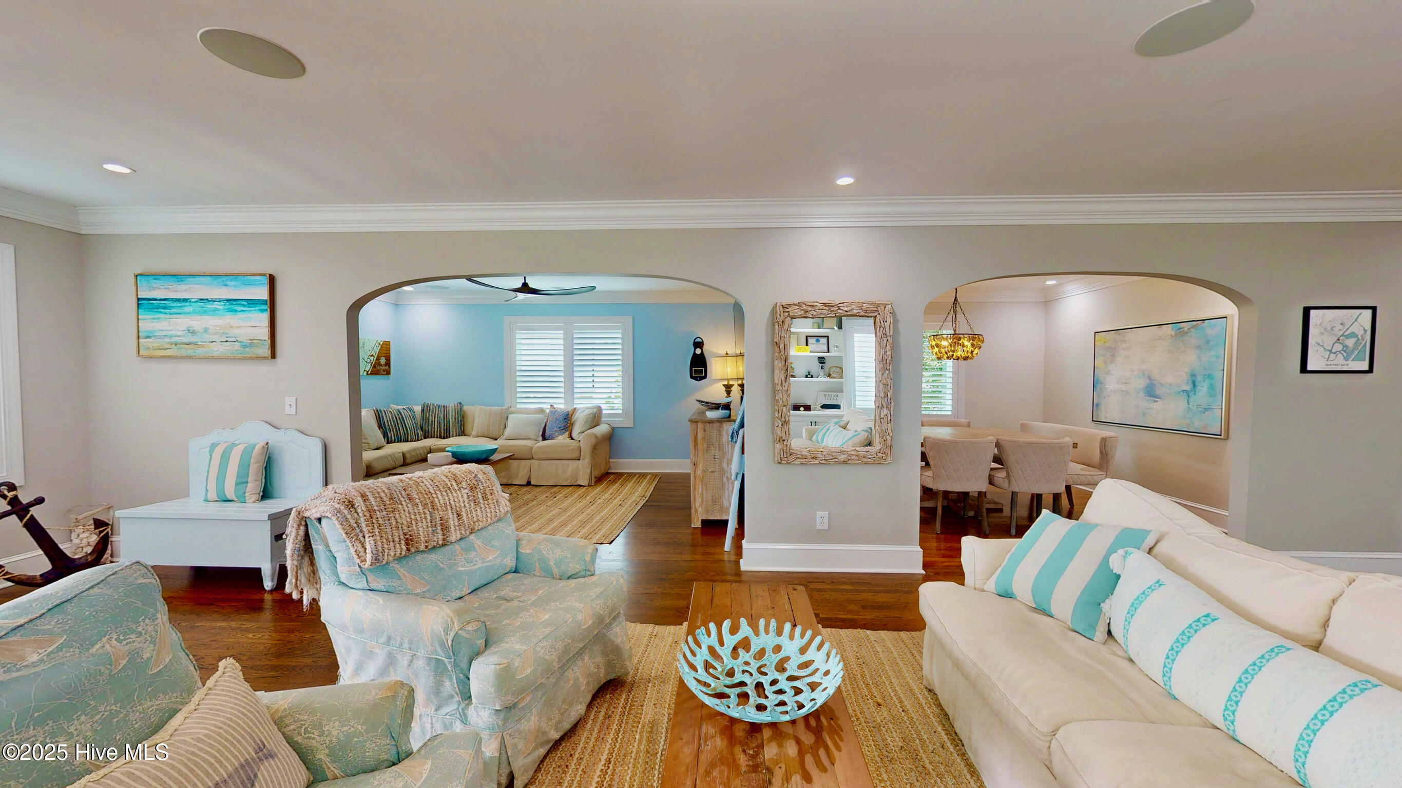 100543231 | Photo 28