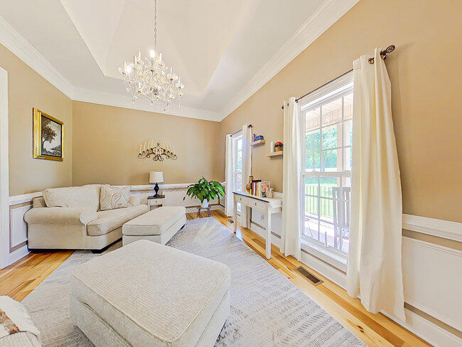 016_35-living_room_17