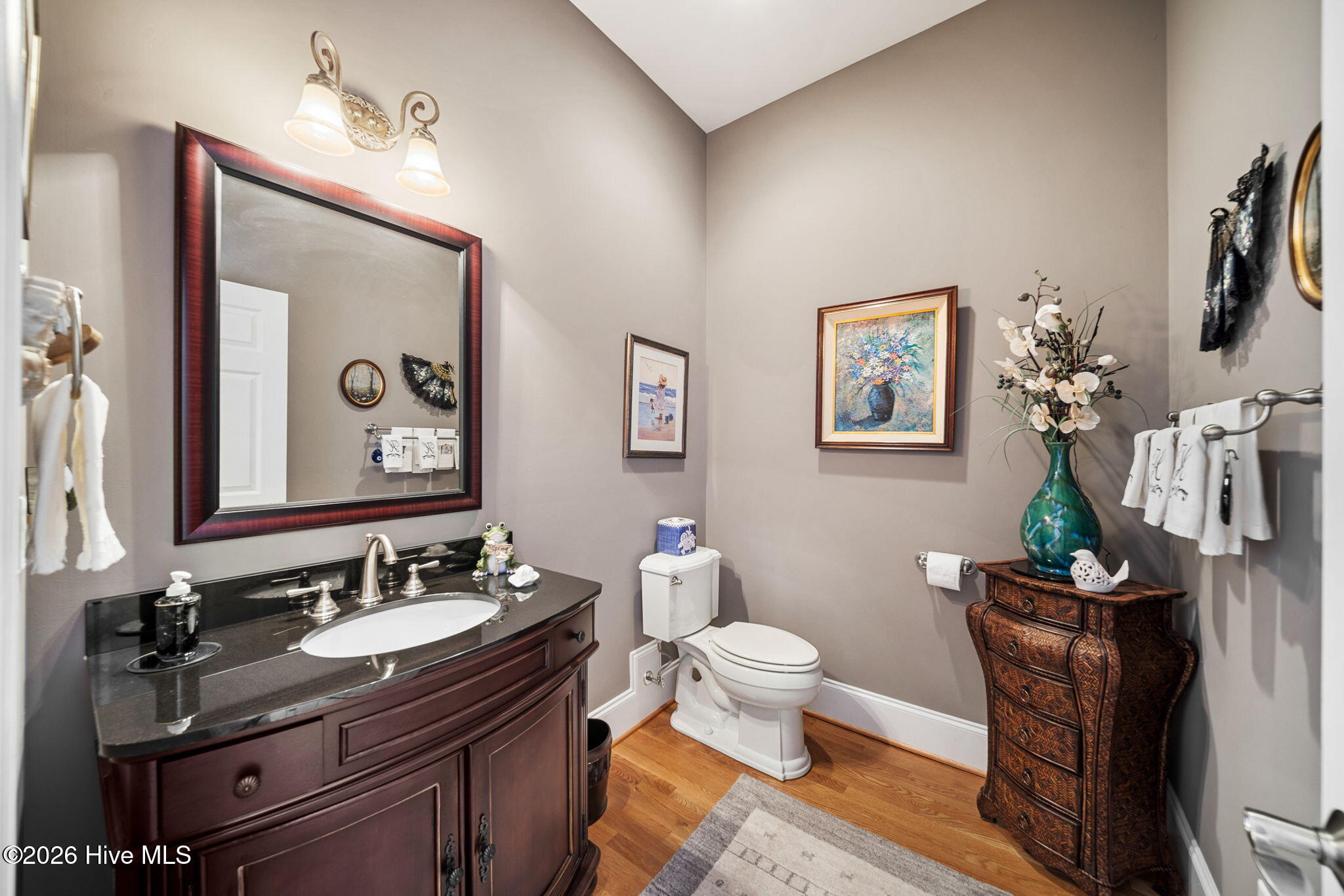 100560787 | Photo 34