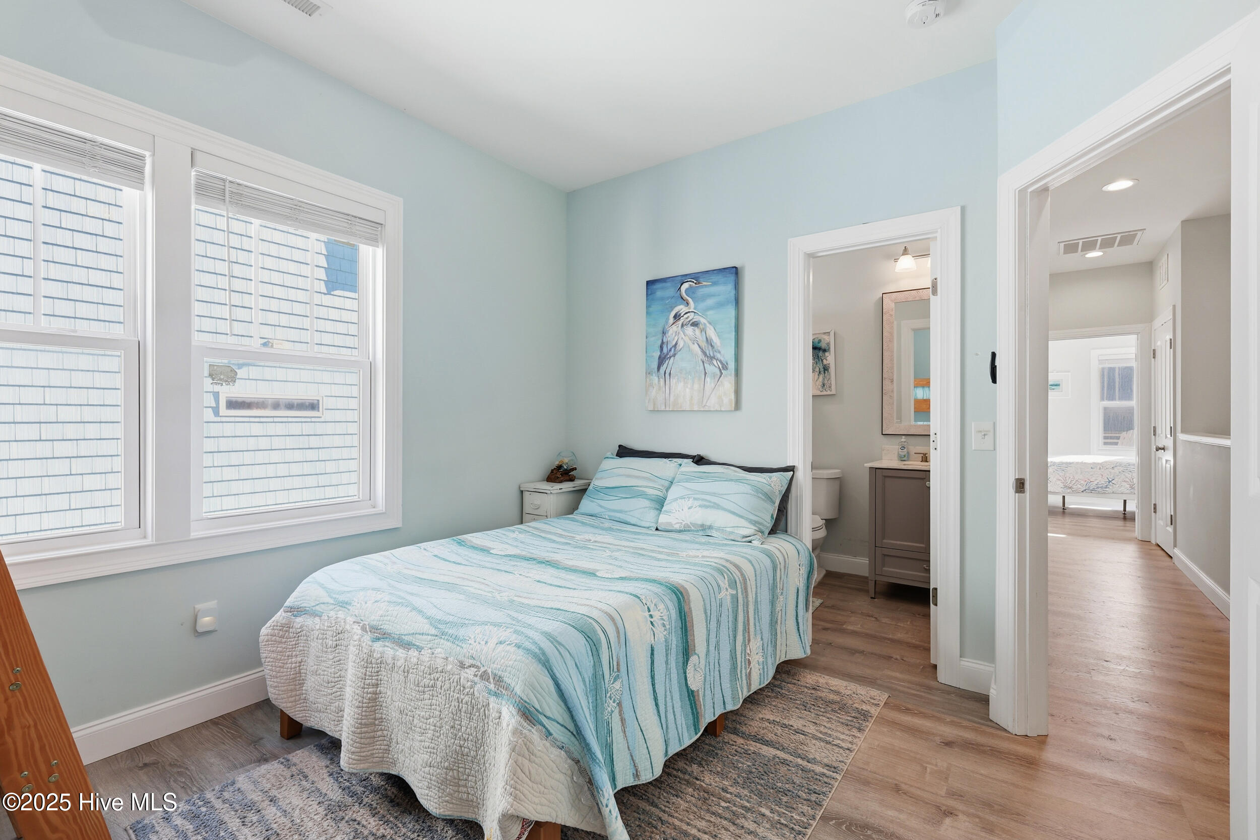 100539226 | Photo 25